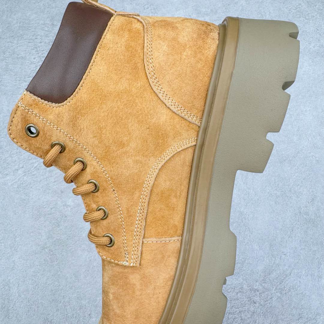 图片[7]-Lv x Timberland Lv联名添柏岚大黄靴 顶奢流量品牌与时代经典的结合之作 #代购专供品质 高弹Modern 外置防滑橡塑发泡超轻大底 系带设计 穿脱十分方便 采用TPU模压定型真皮鞋面材质#EVA轻翼科技外底具有防滑,耐磨和良好的弹性 Pharrell Williams充分发挥了作为Louis Vuitton创意总监的角色 这款鞋重新定义了 6英寸大黄靴的经典设计 致敬1996年Grandmaster Flash经典黄靴造型 原厂五金鞋带扣 工艺全新升级 中山大厂代工 原单进口皮料 独立私模大底，正确logo， 原装一致头层磨砂皮 搭配经典老花领口 全新原厂包装鞋盒 市场独家供应 尺码：38-44（皮鞋码）-选品中心