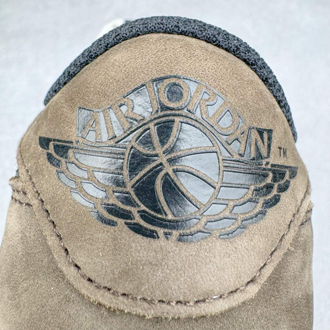 图片[15]-＃KZ神版莞产 Air Jordan AJ1 Retro Low OG 低帮 黑棕摩卡 CZ0790-102 全系列配色 外贸特供批次 新配色不断更新开发 市场中端王者 全套原纸板楦头开发 确保原汁原味 完美呈现一代版型 一比一鞋头弧度高度鞋身弧度 此版本只针对中端市场 细节品控鞋型随意秒杀市面同价位 鞋型完美 不臃肿别扭 头层皮料加持 用料绝不含糊 进口玻璃冲刀皮料裁剪零毛边 电脑针车工艺 超高鞋面清洁度 最高QC检验标准 控制溢胶瑕疵 原盒原配 飞翼3D高频深度立体 工艺方面大到整体鞋型 漏斗收腰 底线拉帮 LOGO立体程度 小到针眼排布 载片对称 冲孔效果 鞋标规范 鞋垫背胶等等 无一不是口碑收割 每双都是一个回头客 尺码：36 36.5 37.5 38 38.5 39 40 40.5 41 42 42.5 43 44 44.5 45 46 47.5-选品中心