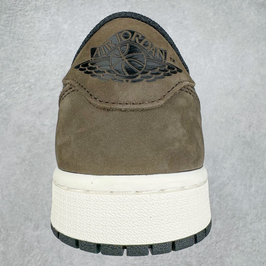 图片[8]-＃KZ神版莞产 Air Jordan AJ1 Retro Low OG 低帮 黑棕摩卡 CZ0790-102 全系列配色 外贸特供批次 新配色不断更新开发 市场中端王者 全套原纸板楦头开发 确保原汁原味 完美呈现一代版型 一比一鞋头弧度高度鞋身弧度 此版本只针对中端市场 细节品控鞋型随意秒杀市面同价位 鞋型完美 不臃肿别扭 头层皮料加持 用料绝不含糊 进口玻璃冲刀皮料裁剪零毛边 电脑针车工艺 超高鞋面清洁度 最高QC检验标准 控制溢胶瑕疵 原盒原配 飞翼3D高频深度立体 工艺方面大到整体鞋型 漏斗收腰 底线拉帮 LOGO立体程度 小到针眼排布 载片对称 冲孔效果 鞋标规范 鞋垫背胶等等 无一不是口碑收割 每双都是一个回头客 尺码：36 36.5 37.5 38 38.5 39 40 40.5 41 42 42.5 43 44 44.5 45 46 47.5-选品中心