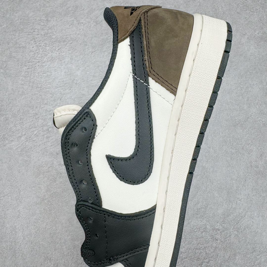 图片[7]-＃KZ神版莞产 Air Jordan AJ1 Retro Low OG 低帮 黑棕摩卡 CZ0790-102 全系列配色 外贸特供批次 新配色不断更新开发 市场中端王者 全套原纸板楦头开发 确保原汁原味 完美呈现一代版型 一比一鞋头弧度高度鞋身弧度 此版本只针对中端市场 细节品控鞋型随意秒杀市面同价位 鞋型完美 不臃肿别扭 头层皮料加持 用料绝不含糊 进口玻璃冲刀皮料裁剪零毛边 电脑针车工艺 超高鞋面清洁度 最高QC检验标准 控制溢胶瑕疵 原盒原配 飞翼3D高频深度立体 工艺方面大到整体鞋型 漏斗收腰 底线拉帮 LOGO立体程度 小到针眼排布 载片对称 冲孔效果 鞋标规范 鞋垫背胶等等 无一不是口碑收割 每双都是一个回头客 尺码：36 36.5 37.5 38 38.5 39 40 40.5 41 42 42.5 43 44 44.5 45 46 47.5-选品中心