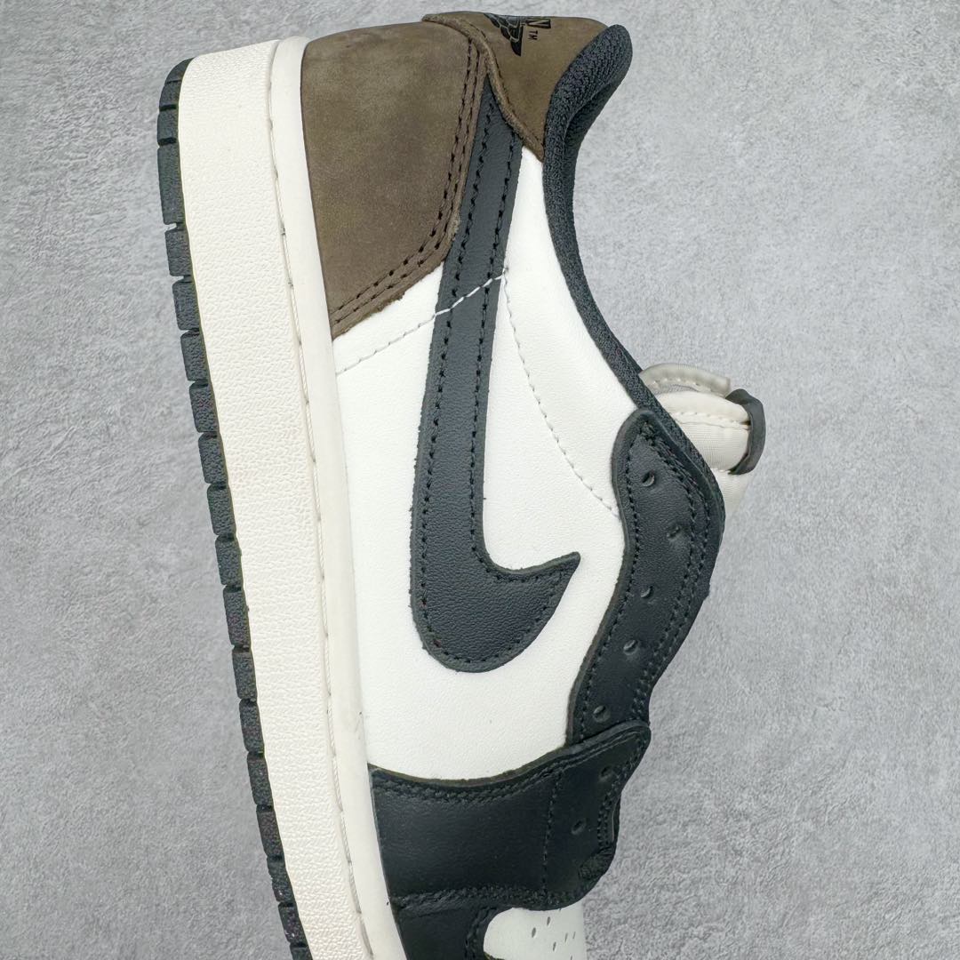 图片[6]-＃KZ神版莞产 Air Jordan AJ1 Retro Low OG 低帮 黑棕摩卡 CZ0790-102 全系列配色 外贸特供批次 新配色不断更新开发 市场中端王者 全套原纸板楦头开发 确保原汁原味 完美呈现一代版型 一比一鞋头弧度高度鞋身弧度 此版本只针对中端市场 细节品控鞋型随意秒杀市面同价位 鞋型完美 不臃肿别扭 头层皮料加持 用料绝不含糊 进口玻璃冲刀皮料裁剪零毛边 电脑针车工艺 超高鞋面清洁度 最高QC检验标准 控制溢胶瑕疵 原盒原配 飞翼3D高频深度立体 工艺方面大到整体鞋型 漏斗收腰 底线拉帮 LOGO立体程度 小到针眼排布 载片对称 冲孔效果 鞋标规范 鞋垫背胶等等 无一不是口碑收割 每双都是一个回头客 尺码：36 36.5 37.5 38 38.5 39 40 40.5 41 42 42.5 43 44 44.5 45 46 47.5-选品中心