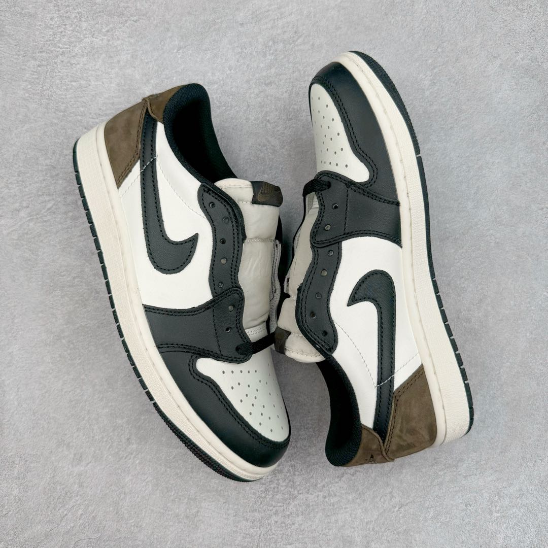 图片[3]-＃KZ神版莞产 Air Jordan AJ1 Retro Low OG 低帮 黑棕摩卡 CZ0790-102 全系列配色 外贸特供批次 新配色不断更新开发 市场中端王者 全套原纸板楦头开发 确保原汁原味 完美呈现一代版型 一比一鞋头弧度高度鞋身弧度 此版本只针对中端市场 细节品控鞋型随意秒杀市面同价位 鞋型完美 不臃肿别扭 头层皮料加持 用料绝不含糊 进口玻璃冲刀皮料裁剪零毛边 电脑针车工艺 超高鞋面清洁度 最高QC检验标准 控制溢胶瑕疵 原盒原配 飞翼3D高频深度立体 工艺方面大到整体鞋型 漏斗收腰 底线拉帮 LOGO立体程度 小到针眼排布 载片对称 冲孔效果 鞋标规范 鞋垫背胶等等 无一不是口碑收割 每双都是一个回头客 尺码：36 36.5 37.5 38 38.5 39 40 40.5 41 42 42.5 43 44 44.5 45 46 47.5-选品中心