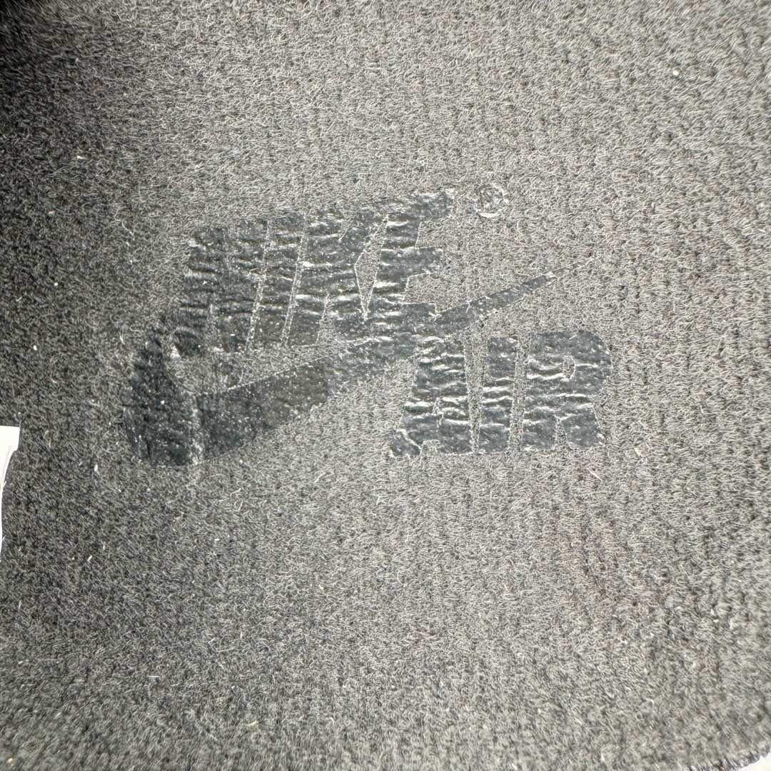 图片[10]-＃KZ神版莞产 Air Jordan AJ1 Retro Low OG 低帮 黑棕摩卡 CZ0790-102 全系列配色 外贸特供批次 新配色不断更新开发 市场中端王者 全套原纸板楦头开发 确保原汁原味 完美呈现一代版型 一比一鞋头弧度高度鞋身弧度 此版本只针对中端市场 细节品控鞋型随意秒杀市面同价位 鞋型完美 不臃肿别扭 头层皮料加持 用料绝不含糊 进口玻璃冲刀皮料裁剪零毛边 电脑针车工艺 超高鞋面清洁度 最高QC检验标准 控制溢胶瑕疵 原盒原配 飞翼3D高频深度立体 工艺方面大到整体鞋型 漏斗收腰 底线拉帮 LOGO立体程度 小到针眼排布 载片对称 冲孔效果 鞋标规范 鞋垫背胶等等 无一不是口碑收割 每双都是一个回头客 尺码：36 36.5 37.5 38 38.5 39 40 40.5 41 42 42.5 43 44 44.5 45 46 47.5-选品中心