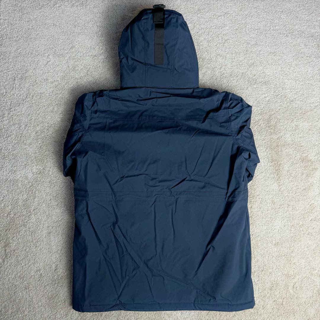 图片[3]-＃暖冬福利 MLB 基础徽标系列纽约洋基队字母Logo徽标嘻哈街头风毛领连帽羽绒服 2023S专柜同步发售MLB爆款（毛领可拆卸）现货重磅大牛货! 经典出韩国款，保暖性好，不挑身材， 胸前独有的刺绣技法呈现经典LOGO；胸前logo，足够重工刺绣是客供的，需要单独定制，然后一个一个刺绣在衣服上，非常厚实。360度都有立体饱满的感觉！！ 客供防水尼龙面料，增加耐磨程度，还有防水功能。遇到突发雨雪天气，也不用担心会淋湿包内物品，大大的一件超有安全感~ 这种穿着就是放心，可以随便折腾。保暖出众 并且设有防钻绒内衬 严密包裹羽绒，有效防止钻绒跑毛 此款采用进口面料、MLB是潮牌的不二选择，此款设计不失潮流还户外百搭。尺码：XS S M L XL XXL-选品中心