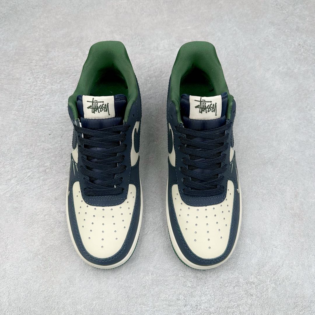 图片[2]-NK Air Force 1´07 Low 空军一号低帮百搭休闲运动板鞋 KK1988-040 柔软、弹性十足的缓震性能和出色的中底设计 横跨复古与现代的外型结合 造就出风靡全球 三十多年的Force 1 直到今天还深受青睐 尺码：36 36.5 37.5 38 38.5 39 40 40.5 41 42 42.5 43 44 44.5 45-选品中心