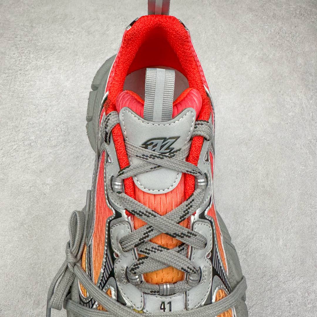 图片[5]-＃JC BALENCIAGA 3XL Sneakers 巴黎世家十代网布系带低帮走秀复古老爹鞋 全套原纸板楦头开发 最原汁原味的灵魂版型 全鞋荧光划线卡点 胶水把控整洁度追求极致完美 每一双都是工艺品 多重QC质检 超越公司货的品控标准 实实在在的免检产品 原盒原配 正确字体电绣 粗细、位置、大小正确 侧边TPU 透气孔匹配意产原版 正确分离大底 TPU软底 原版一致大底LOGO 立体感十足 原厂皮料水洗做旧 采购原厂网纱 不含皮革 网布材料和聚氨酯 磨损效果 鞋头边缘和后帮 Balenciaga 徽标 鞋面和后跟凸印尺码 鞋舌 3XL 橡胶品牌标识和反光细节 鞋帮拉袢和鞋舌拉祥 配反光细节 备用鞋带在鞋履前侧 可在穿着前取下 便于不同造型搭配 正常尺码 尺码：35 36 37 38 39 40 41 42 43 44 45 46-选品中心