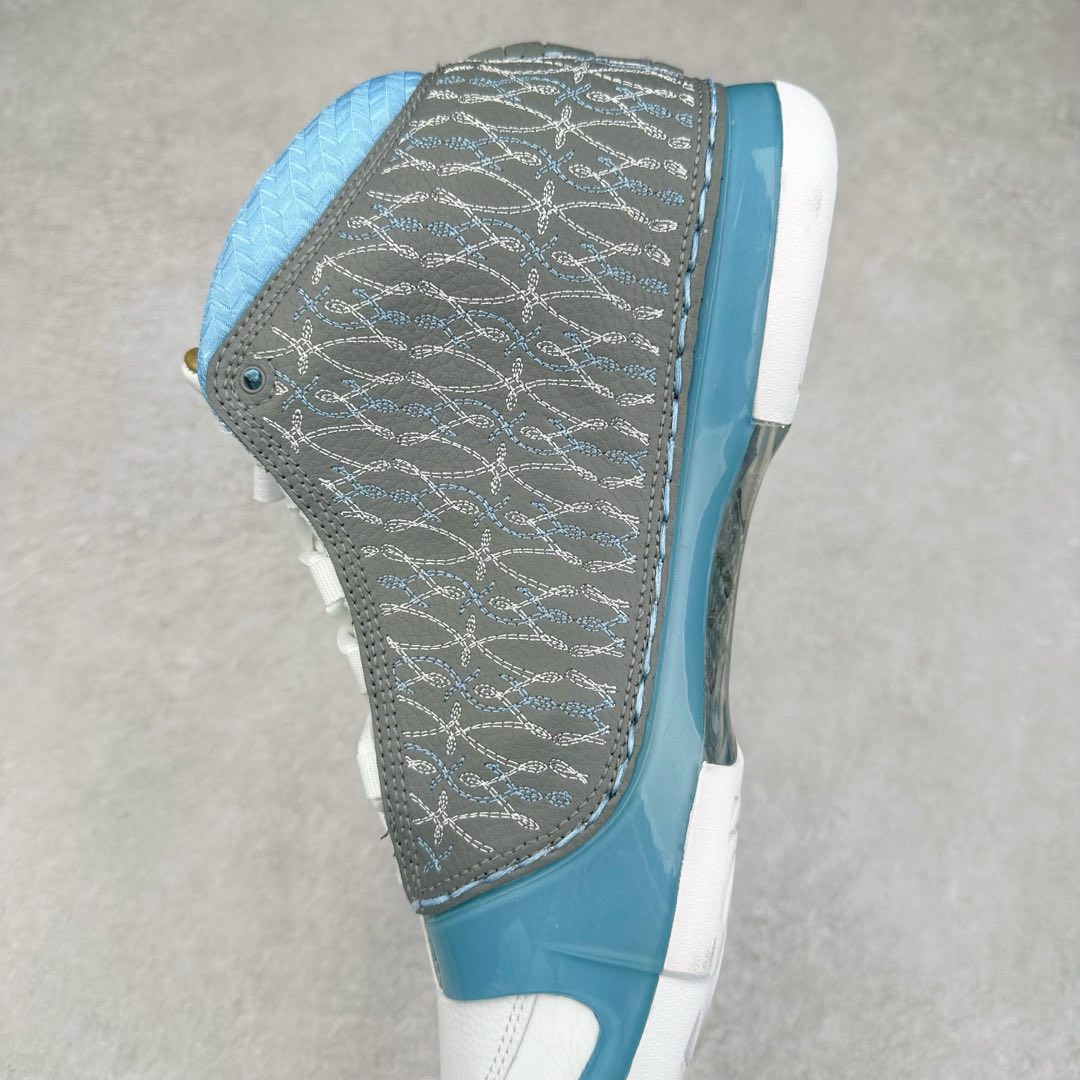 图片[7]-Air Jordan XX3 OG 迈克尔·乔丹高帮复古休闲文化运动篮球鞋 318376-151 原楦开发版型 采用厚实荔枝纹仿牛皮组合牛剖革鞋面材质 中底搭载仿塑纤中板缓震 缜密中底拉帮工艺 搭载一次压模成形 Phylon中底 外置高性能环抱式TPU组合防滑耐磨橡胶大底 AJ23在诞生以前被称为AJ系列最后一代以数字命名的球鞋 所以在设计上格外用心 体现出绅士的儒雅风格 鞋舌上带有雕花细节设计 大面积TPU稳定托盘 鞋面缝有三维走线 鞋头有MJ本人签名印字 Phylon中底 全掌Zoom Air缓震科技 外底纹路为MJ本人放大的指纹 尺码：40 40.5 41 42 42.5 43 44 44.5 45 46 47.5-选品中心