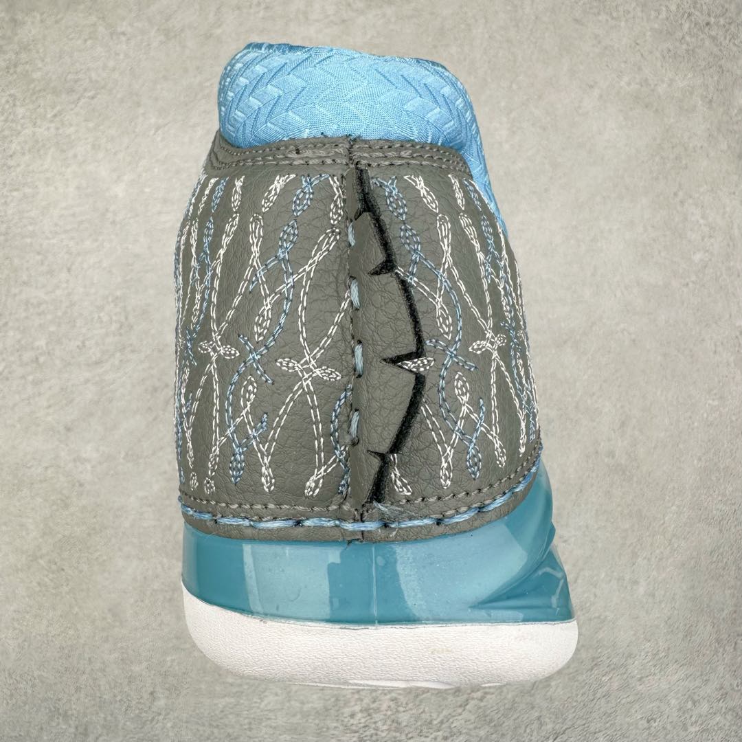 图片[8]-Air Jordan XX3 OG 迈克尔·乔丹高帮复古休闲文化运动篮球鞋 318376-151 原楦开发版型 采用厚实荔枝纹仿牛皮组合牛剖革鞋面材质 中底搭载仿塑纤中板缓震 缜密中底拉帮工艺 搭载一次压模成形 Phylon中底 外置高性能环抱式TPU组合防滑耐磨橡胶大底 AJ23在诞生以前被称为AJ系列最后一代以数字命名的球鞋 所以在设计上格外用心 体现出绅士的儒雅风格 鞋舌上带有雕花细节设计 大面积TPU稳定托盘 鞋面缝有三维走线 鞋头有MJ本人签名印字 Phylon中底 全掌Zoom Air缓震科技 外底纹路为MJ本人放大的指纹 尺码：40 40.5 41 42 42.5 43 44 44.5 45 46 47.5-选品中心