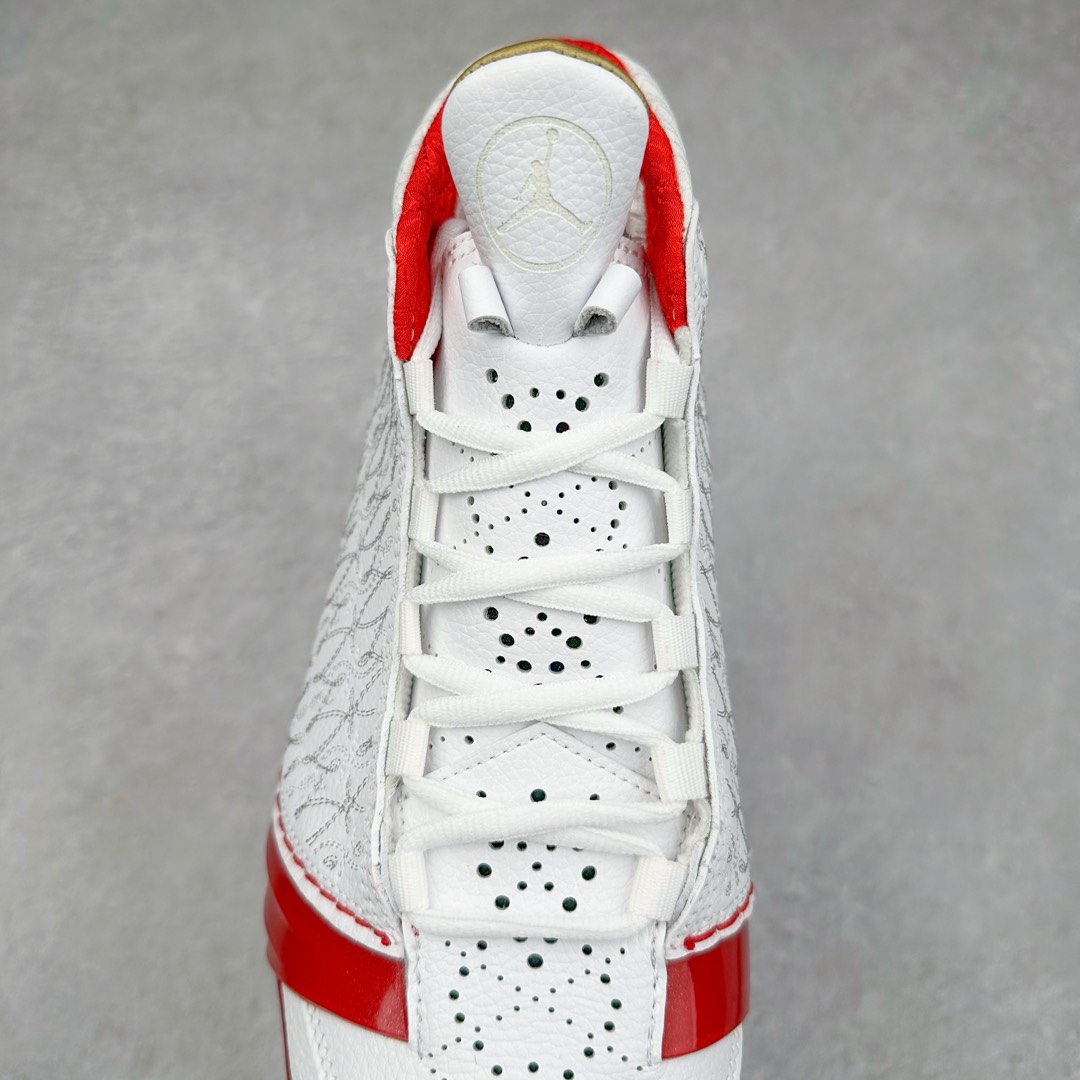 图片[5]-Air Jordan XX3 OG 迈克尔·乔丹高帮复古休闲文化运动篮球鞋 318376-161 原楦开发版型 采用厚实荔枝纹仿牛皮组合牛剖革鞋面材质 中底搭载仿塑纤中板缓震 缜密中底拉帮工艺 搭载一次压模成形 Phylon中底 外置高性能环抱式TPU组合防滑耐磨橡胶大底 AJ23在诞生以前被称为AJ系列最后一代以数字命名的球鞋 所以在设计上格外用心 体现出绅士的儒雅风格 鞋舌上带有雕花细节设计 大面积TPU稳定托盘 鞋面缝有三维走线 鞋头有MJ本人签名印字 Phylon中底 全掌Zoom Air缓震科技 外底纹路为MJ本人放大的指纹 尺码：40 40.5 41 42 42.5 43 44 44.5 45 46 47.5-选品中心