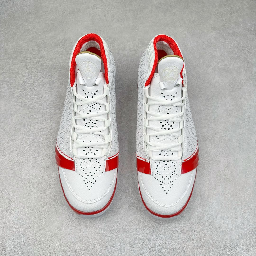图片[2]-Air Jordan XX3 OG 迈克尔·乔丹高帮复古休闲文化运动篮球鞋 318376-161 原楦开发版型 采用厚实荔枝纹仿牛皮组合牛剖革鞋面材质 中底搭载仿塑纤中板缓震 缜密中底拉帮工艺 搭载一次压模成形 Phylon中底 外置高性能环抱式TPU组合防滑耐磨橡胶大底 AJ23在诞生以前被称为AJ系列最后一代以数字命名的球鞋 所以在设计上格外用心 体现出绅士的儒雅风格 鞋舌上带有雕花细节设计 大面积TPU稳定托盘 鞋面缝有三维走线 鞋头有MJ本人签名印字 Phylon中底 全掌Zoom Air缓震科技 外底纹路为MJ本人放大的指纹 尺码：40 40.5 41 42 42.5 43 44 44.5 45 46 47.5-选品中心