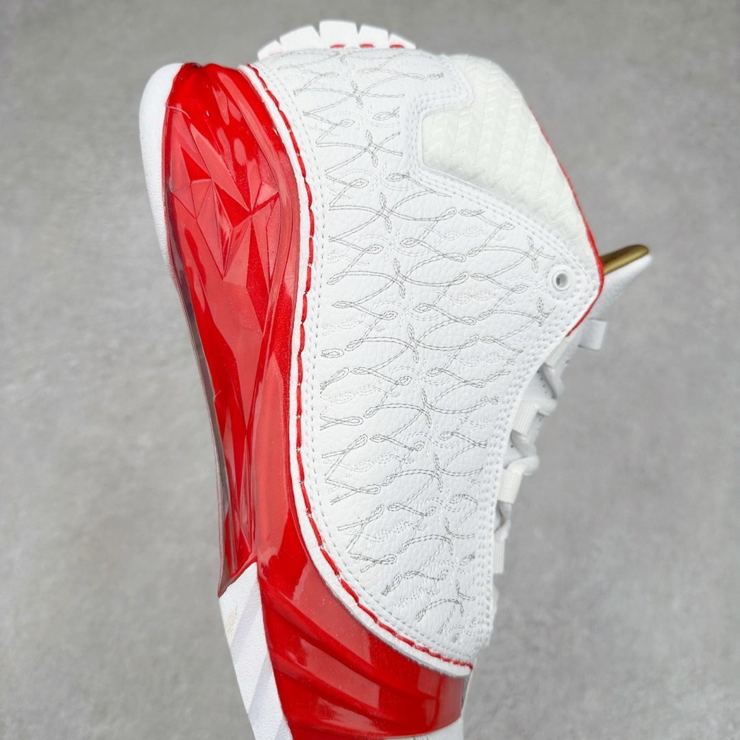 图片[6]-Air Jordan XX3 OG 迈克尔·乔丹高帮复古休闲文化运动篮球鞋 318376-161 原楦开发版型 采用厚实荔枝纹仿牛皮组合牛剖革鞋面材质 中底搭载仿塑纤中板缓震 缜密中底拉帮工艺 搭载一次压模成形 Phylon中底 外置高性能环抱式TPU组合防滑耐磨橡胶大底 AJ23在诞生以前被称为AJ系列最后一代以数字命名的球鞋 所以在设计上格外用心 体现出绅士的儒雅风格 鞋舌上带有雕花细节设计 大面积TPU稳定托盘 鞋面缝有三维走线 鞋头有MJ本人签名印字 Phylon中底 全掌Zoom Air缓震科技 外底纹路为MJ本人放大的指纹 尺码：40 40.5 41 42 42.5 43 44 44.5 45 46 47.5-选品中心