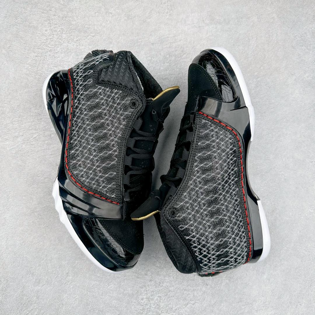 图片[3]-Air Jordan XX3 OG 迈克尔·乔丹高帮复古休闲文化运动篮球鞋 318376-001 原楦开发版型 采用厚实荔枝纹仿牛皮组合牛剖革鞋面材质 中底搭载仿塑纤中板缓震 缜密中底拉帮工艺 搭载一次压模成形 Phylon中底 外置高性能环抱式TPU组合防滑耐磨橡胶大底 AJ23在诞生以前被称为AJ系列最后一代以数字命名的球鞋 所以在设计上格外用心 体现出绅士的儒雅风格 鞋舌上带有雕花细节设计 大面积TPU稳定托盘 鞋面缝有三维走线 鞋头有MJ本人签名印字 Phylon中底 全掌Zoom Air缓震科技 外底纹路为MJ本人放大的指纹 尺码：40 40.5 41 42 42.5 43 44 44.5 45 46 47.5-选品中心