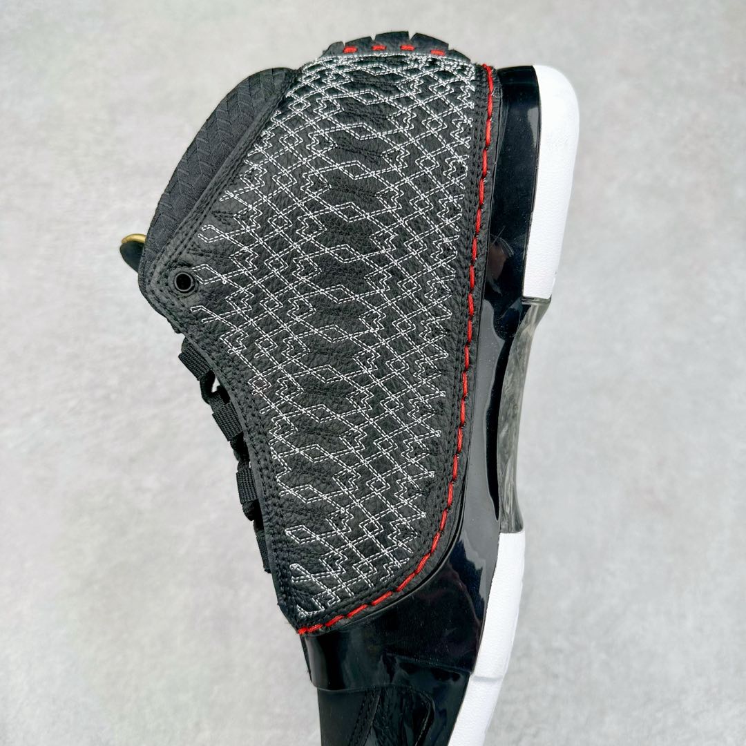 图片[7]-Air Jordan XX3 OG 迈克尔·乔丹高帮复古休闲文化运动篮球鞋 318376-001 原楦开发版型 采用厚实荔枝纹仿牛皮组合牛剖革鞋面材质 中底搭载仿塑纤中板缓震 缜密中底拉帮工艺 搭载一次压模成形 Phylon中底 外置高性能环抱式TPU组合防滑耐磨橡胶大底 AJ23在诞生以前被称为AJ系列最后一代以数字命名的球鞋 所以在设计上格外用心 体现出绅士的儒雅风格 鞋舌上带有雕花细节设计 大面积TPU稳定托盘 鞋面缝有三维走线 鞋头有MJ本人签名印字 Phylon中底 全掌Zoom Air缓震科技 外底纹路为MJ本人放大的指纹 尺码：40 40.5 41 42 42.5 43 44 44.5 45 46 47.5-选品中心