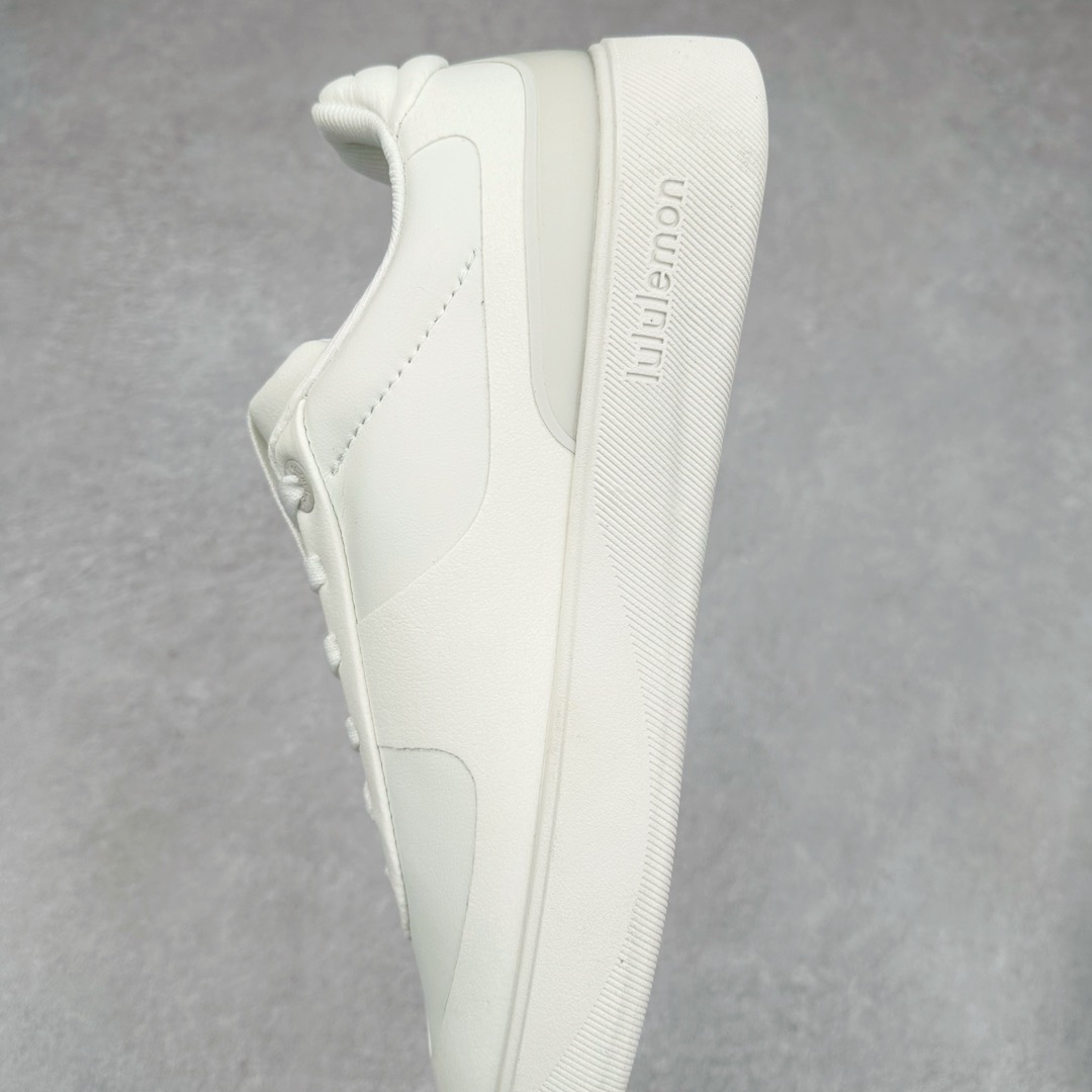 图片[7]-lululemon Cityverse 露露乐檬极简主义减震耐磨低帮生活休闲鞋 Cityverse将运动性能融入经典休闲鞋中，中底提供出色缓震，并贴合足部曲线，带来全天候的舒适感。鞋面采用两种材质拼接，且前半部分采用热熔压胶处理，无任何缝线，保留了鞋身整体性。模制泡沫的鞋垫带来上乘的脚感，在平日休闲穿着时不会磨脚，也能提供轻质软弹的效果。25年来，lululemon一直秉持“感受为先”的设计理念，并相信更好的感受带来更好的表现。此次男鞋的设计亦是如此。投入多年研究，针对男性在不同运动场景中的脚步形态设计了不同鞋履款式。同时，还进行了生物力学与形态学研究，为“他”带来更好的贴合度和感受。尺码：36 36.5 37.5 38 38.5 39 40 40.5 41 42 42.5 43 44 45-选品中心