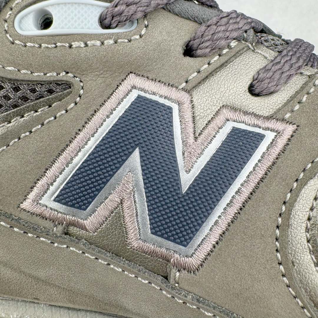 图片[15]-＃GT纯原 New Balance M2002R 新百伦潮流复古织物皮革减震防滑耐磨轻便低帮跑步鞋 基于市场现有版本全新升级调整 NB市场最强产物 全套原楦原纸板原厂数据开发 全鞋电脑针车加持 原厂网布 原装进口头层翻毛皮料正确绒感卡色 正确中底拉帮中底网布细节 一比一手工擦旧效果 冲裁组合 匠心打造 耗时两个月开发完成 工艺极其复杂难度可想而知 新开独立私模大底 全网唯一正确做旧组合大底 高端零售专供产物 尺码：36 37 37.5 38 38.5 39.5 40 40.5 41.5 42 42.5 43 44 44.5 45 45.5 46.5-选品中心