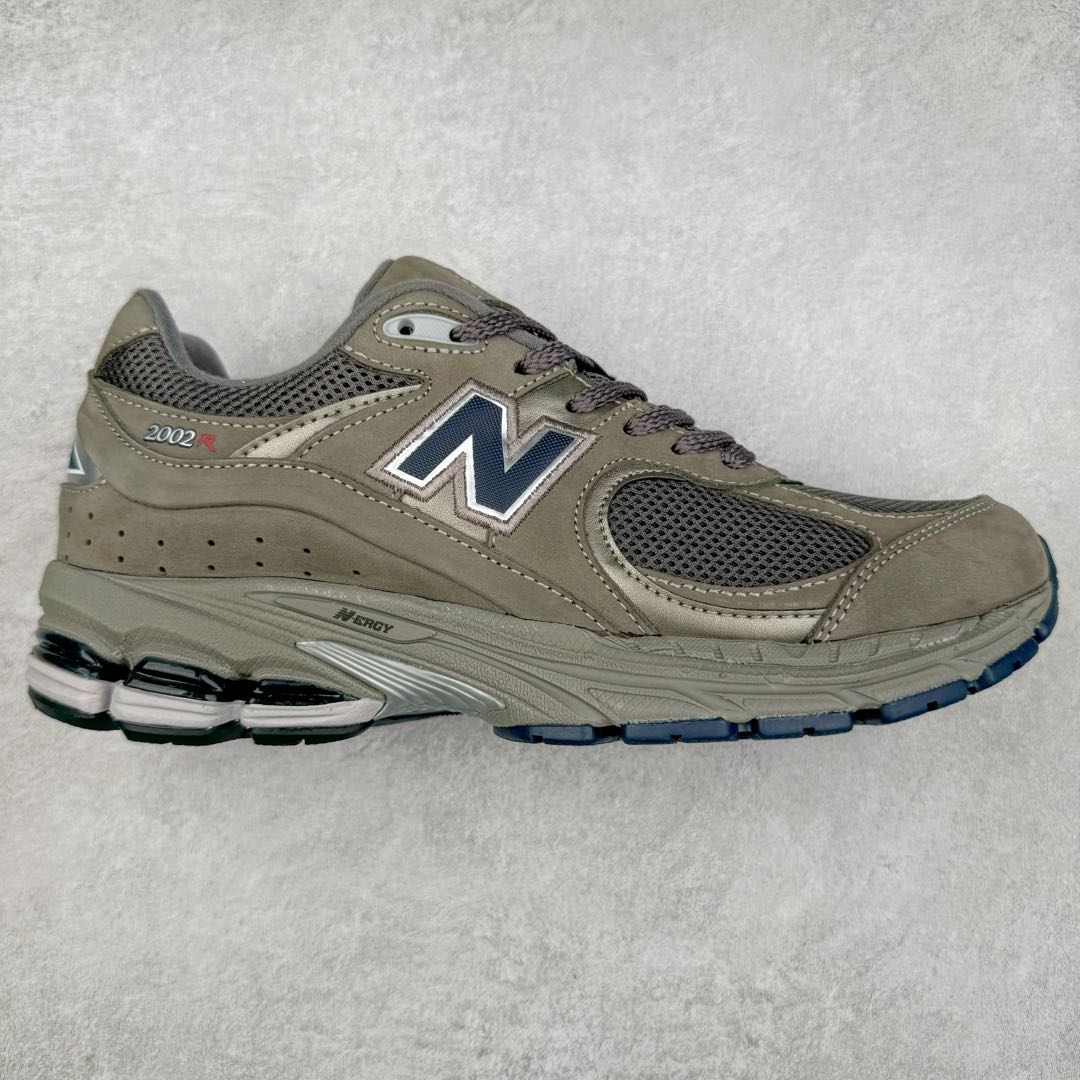 ＃GT纯原 New Balance M2002R 新百伦潮流复古织物皮革减震防滑耐磨轻便低帮跑步鞋 基于市场现有版本全新升级调整 NB市场最强产物 全套原楦原纸板原厂数据开发 全鞋电脑针车加持 原厂网布 原装进口头层翻毛皮料正确绒感卡色 正确中底拉帮中底网布细节 一比一手工擦旧效果 冲裁组合 匠心打造 耗时两个月开发完成 工艺极其复杂难度可想而知 新开独立私模大底 全网唯一正确做旧组合大底 高端零售专供产物 尺码：36 37 37.5 38 38.5 39.5 40 40.5 41.5 42 42.5 43 44 44.5 45 45.5 46.5-选品中心