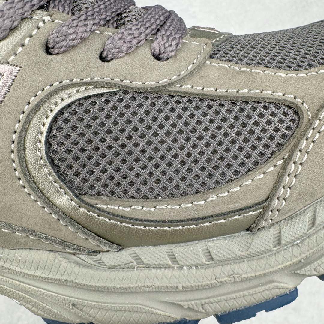 图片[14]-＃GT纯原 New Balance M2002R 新百伦潮流复古织物皮革减震防滑耐磨轻便低帮跑步鞋 基于市场现有版本全新升级调整 NB市场最强产物 全套原楦原纸板原厂数据开发 全鞋电脑针车加持 原厂网布 原装进口头层翻毛皮料正确绒感卡色 正确中底拉帮中底网布细节 一比一手工擦旧效果 冲裁组合 匠心打造 耗时两个月开发完成 工艺极其复杂难度可想而知 新开独立私模大底 全网唯一正确做旧组合大底 高端零售专供产物 尺码：36 37 37.5 38 38.5 39.5 40 40.5 41.5 42 42.5 43 44 44.5 45 45.5 46.5-选品中心