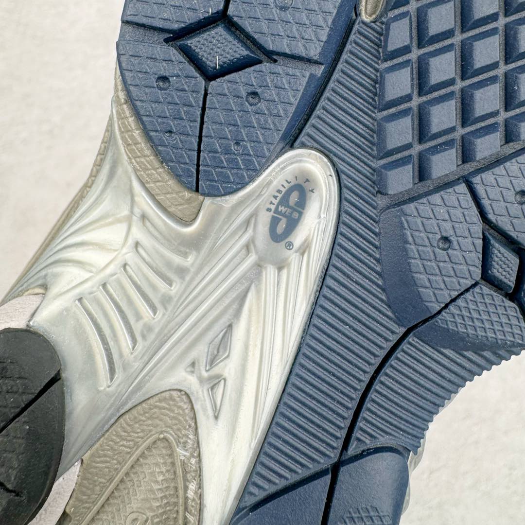 图片[17]-＃GT纯原 New Balance M2002R 新百伦潮流复古织物皮革减震防滑耐磨轻便低帮跑步鞋 基于市场现有版本全新升级调整 NB市场最强产物 全套原楦原纸板原厂数据开发 全鞋电脑针车加持 原厂网布 原装进口头层翻毛皮料正确绒感卡色 正确中底拉帮中底网布细节 一比一手工擦旧效果 冲裁组合 匠心打造 耗时两个月开发完成 工艺极其复杂难度可想而知 新开独立私模大底 全网唯一正确做旧组合大底 高端零售专供产物 尺码：36 37 37.5 38 38.5 39.5 40 40.5 41.5 42 42.5 43 44 44.5 45 45.5 46.5-选品中心