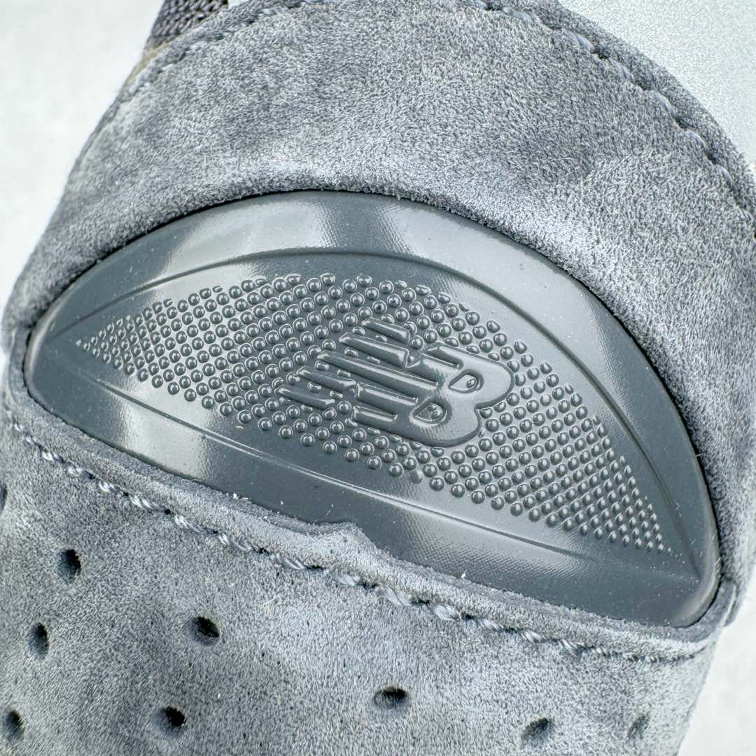 图片[14]-＃GT纯原 New Balance M2002R 新百伦潮流复古织物皮革减震防滑耐磨轻便低帮跑步鞋 基于市场现有版本全新升级调整 NB市场最强产物 全套原楦原纸板原厂数据开发 全鞋电脑针车加持 原厂网布 原装进口头层翻毛皮料正确绒感卡色 正确中底拉帮中底网布细节 一比一手工擦旧效果 冲裁组合 匠心打造 耗时两个月开发完成 工艺极其复杂难度可想而知 新开独立私模大底 全网唯一正确做旧组合大底 高端零售专供产物 尺码：36 37 37.5 38 38.5 39.5 40 40.5 41.5 42 42.5 43 44 44.5 45 45.5 46.5-选品中心