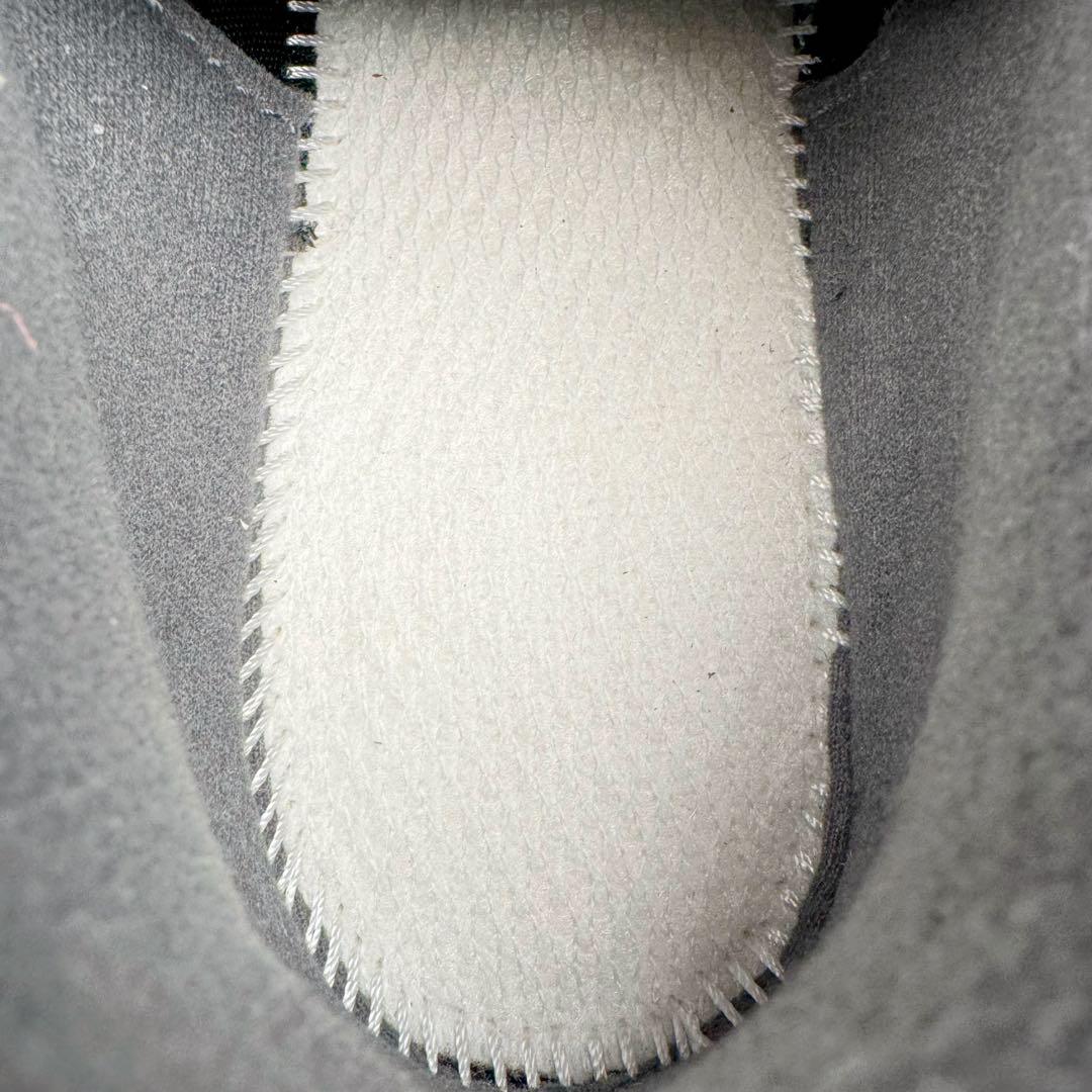 图片[10]-＃GT纯原 New Balance M2002R 新百伦潮流复古织物皮革减震防滑耐磨轻便低帮跑步鞋 基于市场现有版本全新升级调整 NB市场最强产物 全套原楦原纸板原厂数据开发 全鞋电脑针车加持 原厂网布 原装进口头层翻毛皮料正确绒感卡色 正确中底拉帮中底网布细节 一比一手工擦旧效果 冲裁组合 匠心打造 耗时两个月开发完成 工艺极其复杂难度可想而知 新开独立私模大底 全网唯一正确做旧组合大底 高端零售专供产物 尺码：36 37 37.5 38 38.5 39.5 40 40.5 41.5 42 42.5 43 44 44.5 45 45.5 46.5-选品中心