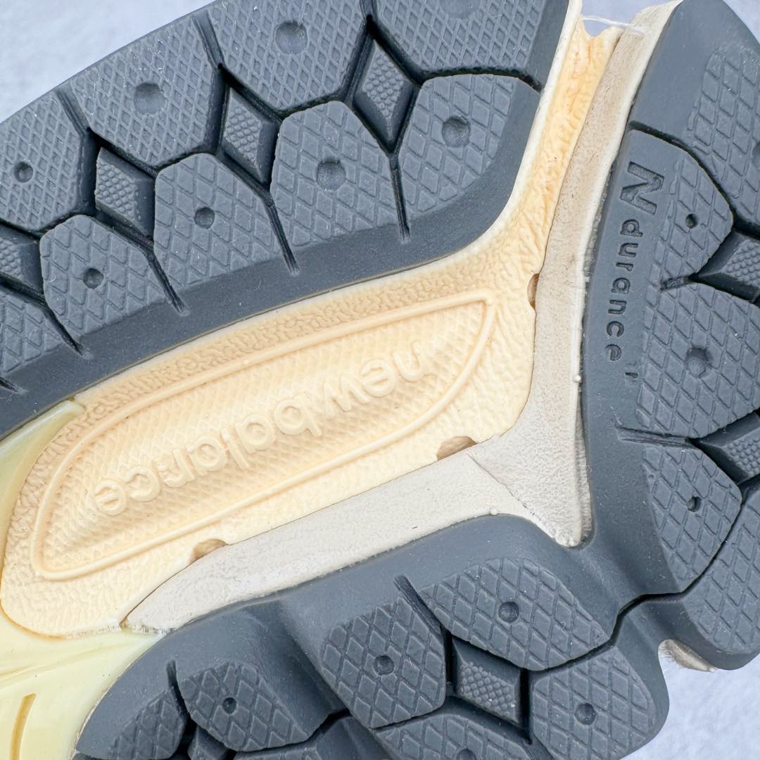 图片[21]-＃GT纯原 New Balance M2002R 新百伦潮流复古织物皮革减震防滑耐磨轻便低帮跑步鞋 基于市场现有版本全新升级调整 NB市场最强产物 全套原楦原纸板原厂数据开发 全鞋电脑针车加持 原厂网布 原装进口头层翻毛皮料正确绒感卡色 正确中底拉帮中底网布细节 一比一手工擦旧效果 冲裁组合 匠心打造 耗时两个月开发完成 工艺极其复杂难度可想而知 新开独立私模大底 全网唯一正确做旧组合大底 高端零售专供产物 尺码：36 37 37.5 38 38.5 39.5 40 40.5 41.5 42 42.5 43 44 44.5 45 45.5 46.5-选品中心