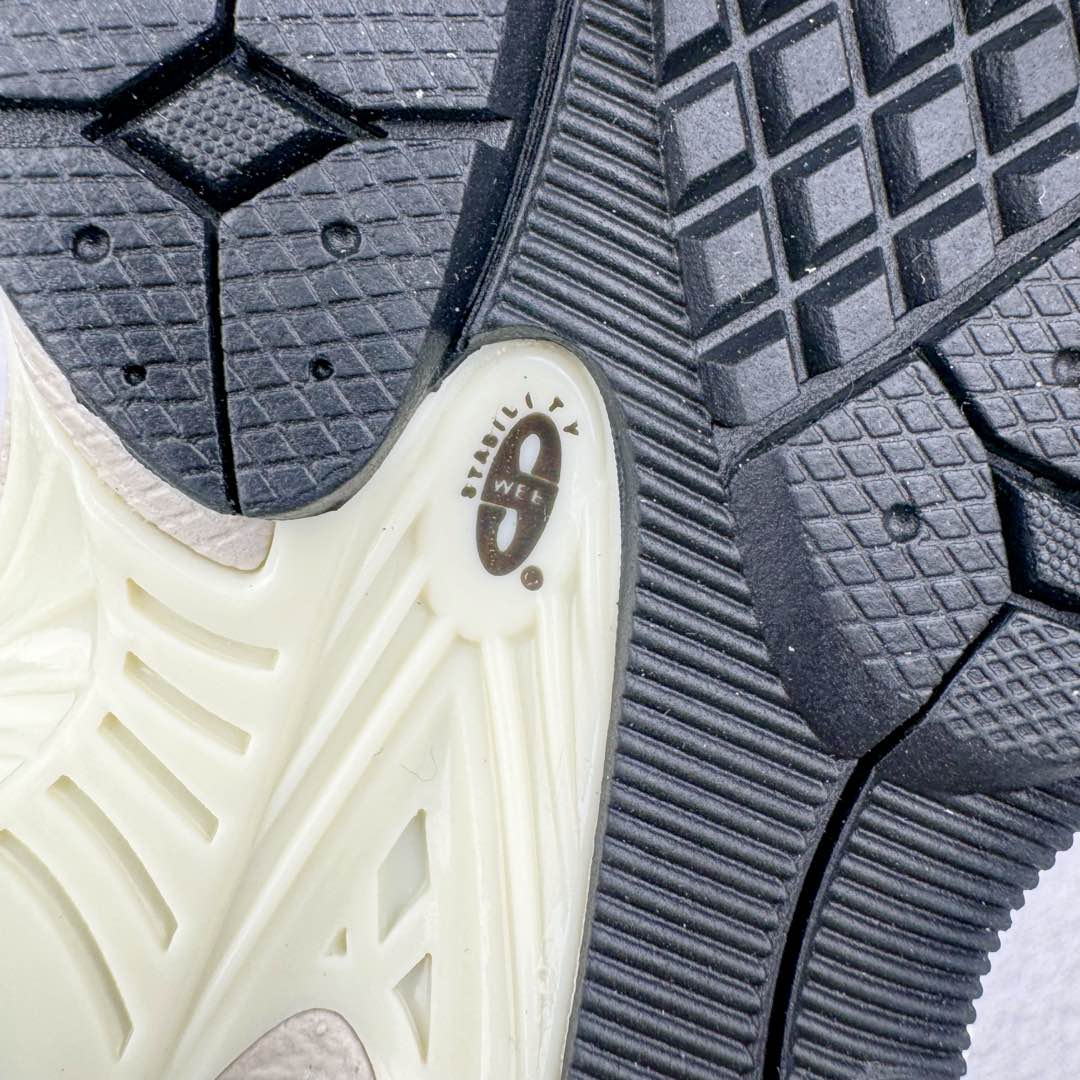 图片[20]-＃GT纯原 New Balance M2002R 新百伦潮流复古织物皮革减震防滑耐磨轻便低帮跑步鞋 基于市场现有版本全新升级调整 NB市场最强产物 全套原楦原纸板原厂数据开发 全鞋电脑针车加持 原厂网布 原装进口头层翻毛皮料正确绒感卡色 正确中底拉帮中底网布细节 一比一手工擦旧效果 冲裁组合 匠心打造 耗时两个月开发完成 工艺极其复杂难度可想而知 新开独立私模大底 全网唯一正确做旧组合大底 高端零售专供产物 尺码：36 37 37.5 38 38.5 39.5 40 40.5 41.5 42 42.5 43 44 44.5 45 45.5 46.5-选品中心