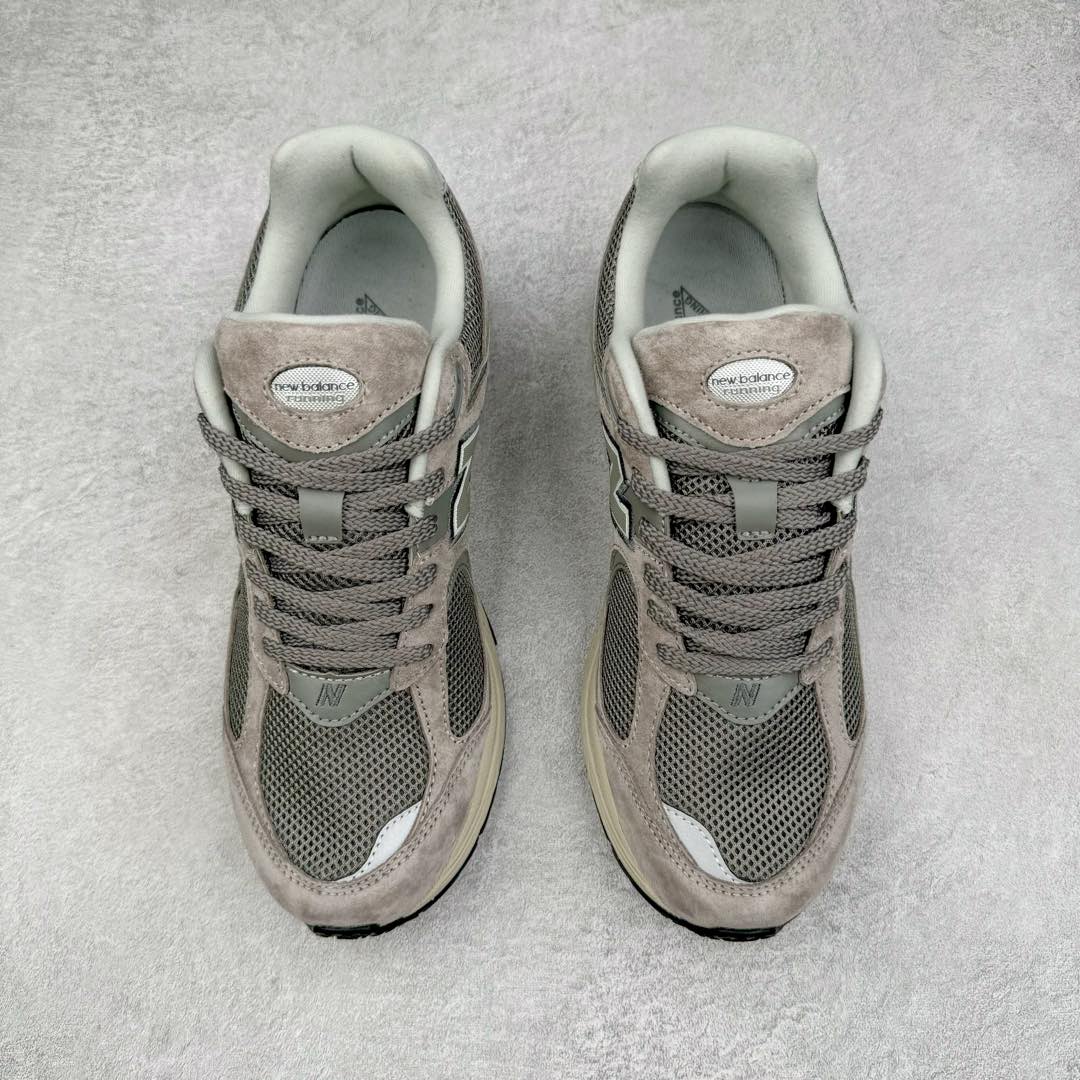 图片[2]-＃GT纯原 New Balance M2002R 新百伦潮流复古织物皮革减震防滑耐磨轻便低帮跑步鞋 基于市场现有版本全新升级调整 NB市场最强产物 全套原楦原纸板原厂数据开发 全鞋电脑针车加持 原厂网布 原装进口头层翻毛皮料正确绒感卡色 正确中底拉帮中底网布细节 一比一手工擦旧效果 冲裁组合 匠心打造 耗时两个月开发完成 工艺极其复杂难度可想而知 新开独立私模大底 全网唯一正确做旧组合大底 高端零售专供产物 尺码：36 37 37.5 38 38.5 39.5 40 40.5 41.5 42 42.5 43 44 44.5 45 45.5 46.5-选品中心