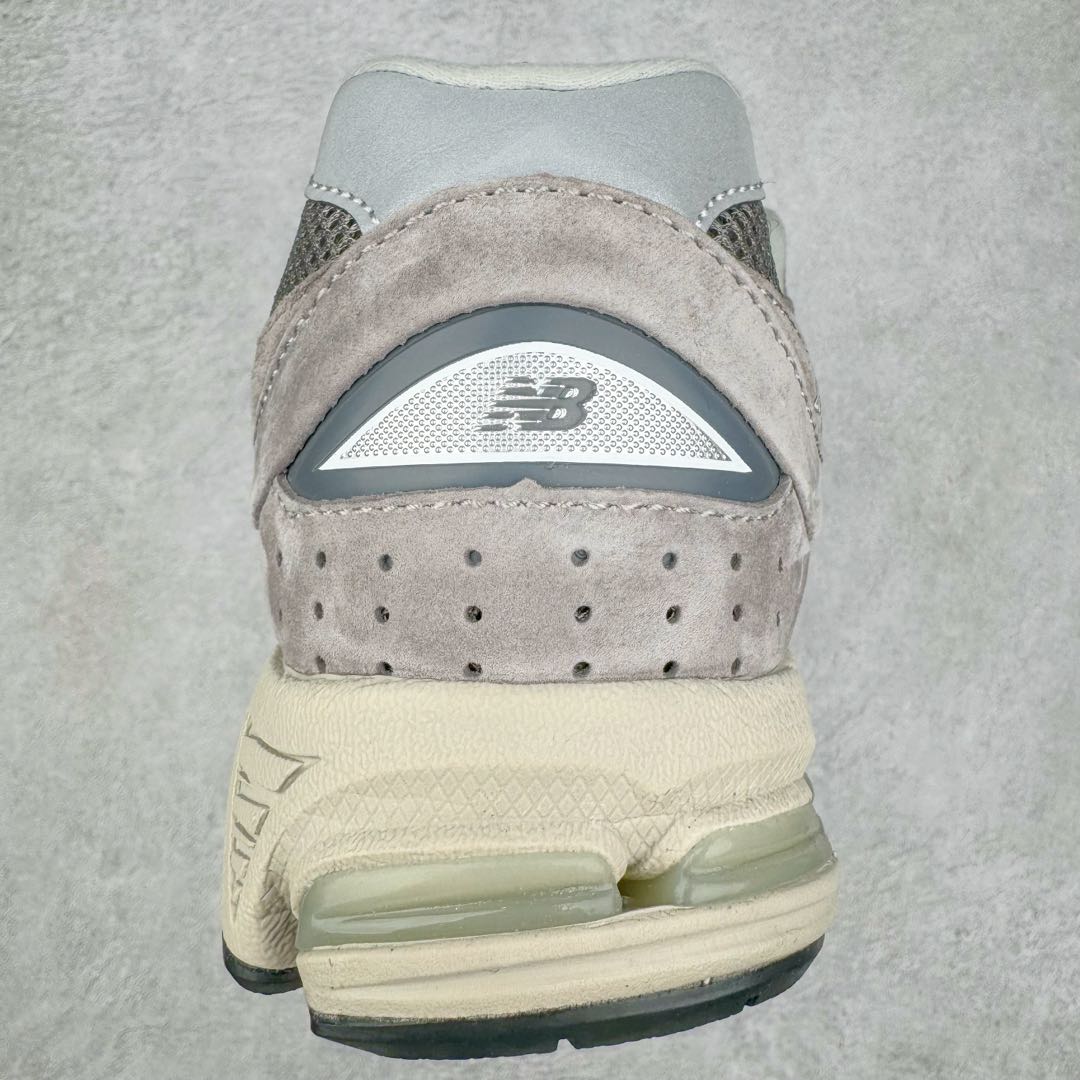 图片[8]-＃GT纯原 New Balance M2002R 新百伦潮流复古织物皮革减震防滑耐磨轻便低帮跑步鞋 基于市场现有版本全新升级调整 NB市场最强产物 全套原楦原纸板原厂数据开发 全鞋电脑针车加持 原厂网布 原装进口头层翻毛皮料正确绒感卡色 正确中底拉帮中底网布细节 一比一手工擦旧效果 冲裁组合 匠心打造 耗时两个月开发完成 工艺极其复杂难度可想而知 新开独立私模大底 全网唯一正确做旧组合大底 高端零售专供产物 尺码：36 37 37.5 38 38.5 39.5 40 40.5 41.5 42 42.5 43 44 44.5 45 45.5 46.5-选品中心