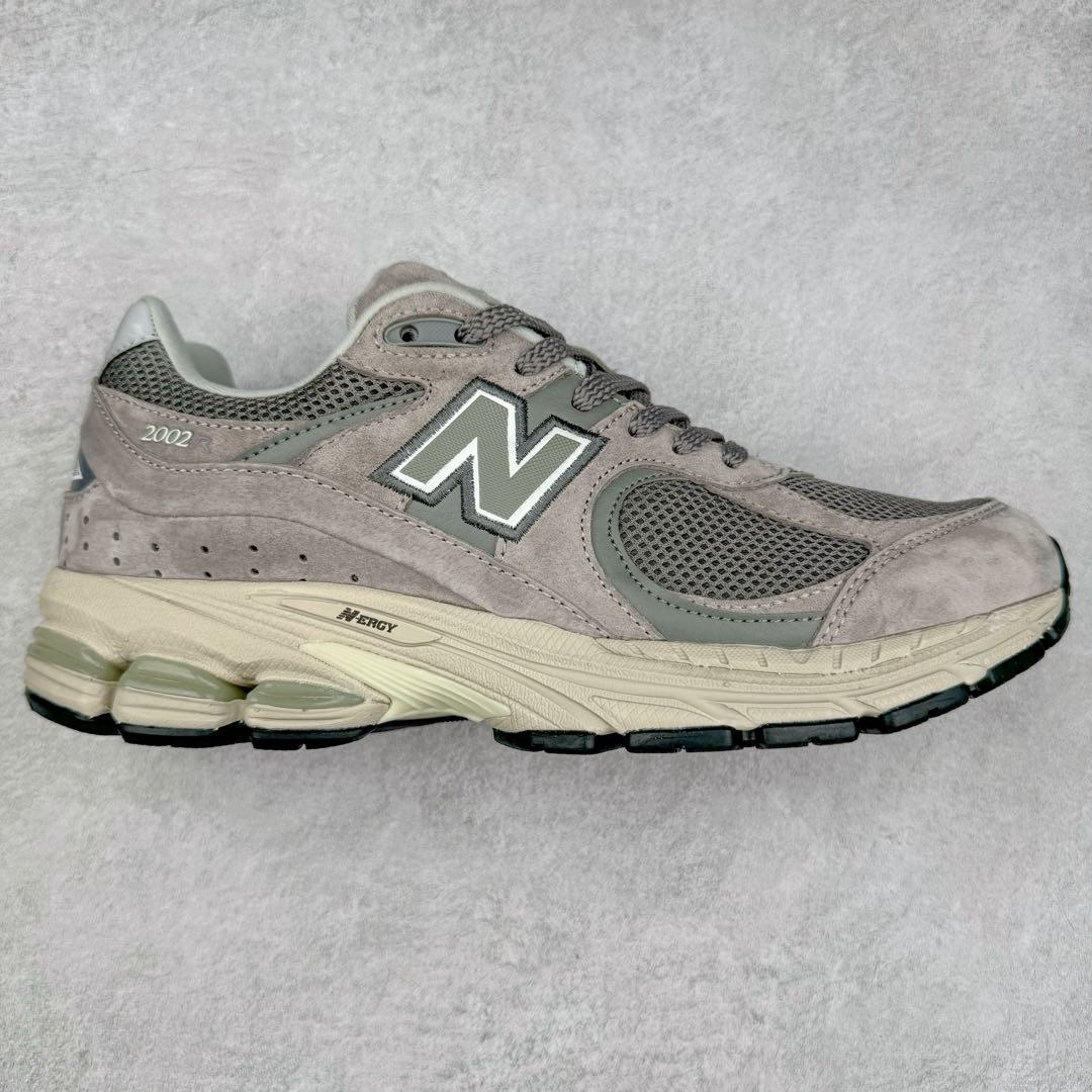 ＃GT纯原 New Balance M2002R 新百伦潮流复古织物皮革减震防滑耐磨轻便低帮跑步鞋 基于市场现有版本全新升级调整 NB市场最强产物 全套原楦原纸板原厂数据开发 全鞋电脑针车加持 原厂网布 原装进口头层翻毛皮料正确绒感卡色 正确中底拉帮中底网布细节 一比一手工擦旧效果 冲裁组合 匠心打造 耗时两个月开发完成 工艺极其复杂难度可想而知 新开独立私模大底 全网唯一正确做旧组合大底 高端零售专供产物 尺码：36 37 37.5 38 38.5 39.5 40 40.5 41.5 42 42.5 43 44 44.5 45 45.5 46.5-选品中心