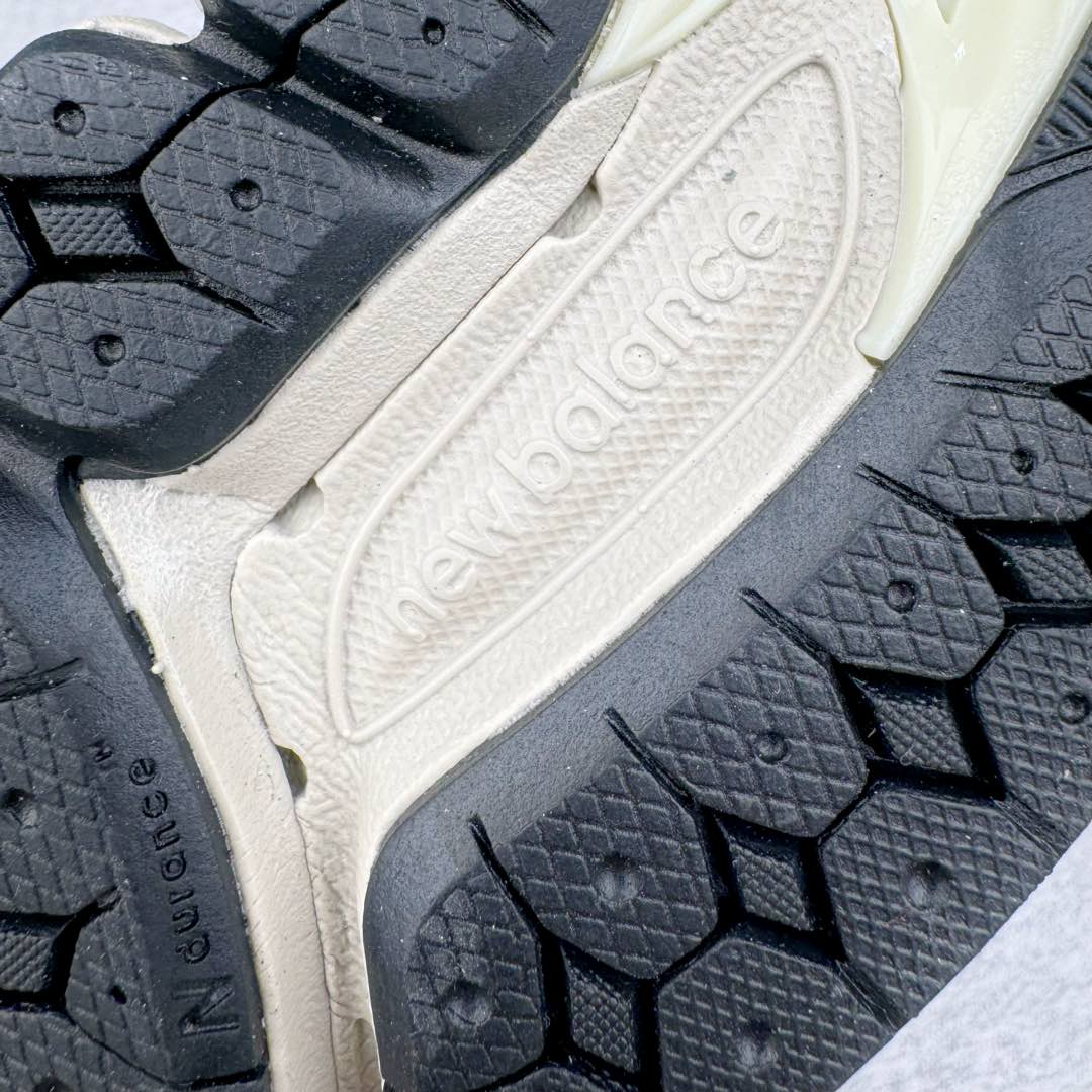 图片[19]-＃GT纯原 New Balance M2002R 新百伦潮流复古织物皮革减震防滑耐磨轻便低帮跑步鞋 基于市场现有版本全新升级调整 NB市场最强产物 全套原楦原纸板原厂数据开发 全鞋电脑针车加持 原厂网布 原装进口头层翻毛皮料正确绒感卡色 正确中底拉帮中底网布细节 一比一手工擦旧效果 冲裁组合 匠心打造 耗时两个月开发完成 工艺极其复杂难度可想而知 新开独立私模大底 全网唯一正确做旧组合大底 高端零售专供产物 尺码：36 37 37.5 38 38.5 39.5 40 40.5 41.5 42 42.5 43 44 44.5 45 45.5 46.5-选品中心