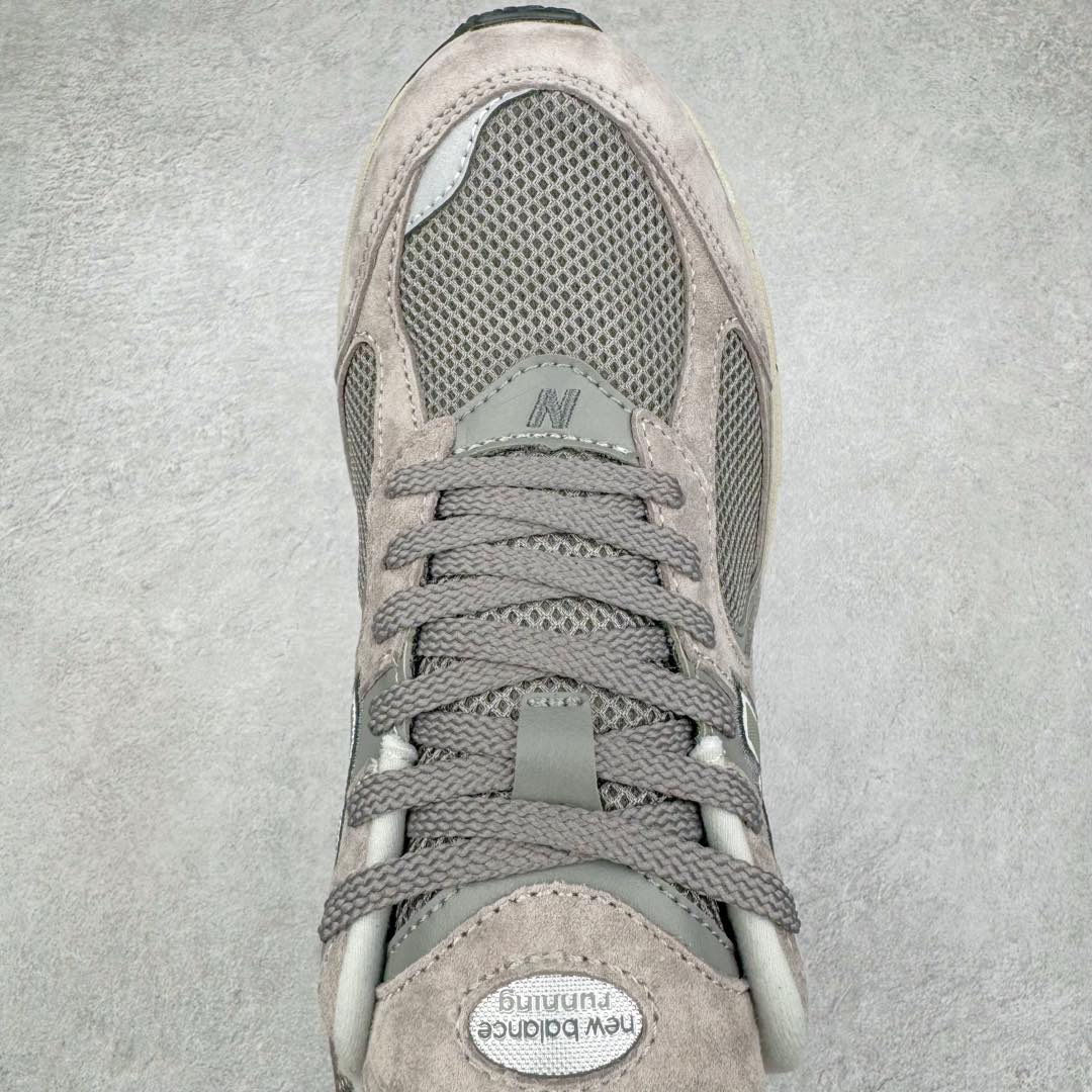 图片[4]-＃GT纯原 New Balance M2002R 新百伦潮流复古织物皮革减震防滑耐磨轻便低帮跑步鞋 基于市场现有版本全新升级调整 NB市场最强产物 全套原楦原纸板原厂数据开发 全鞋电脑针车加持 原厂网布 原装进口头层翻毛皮料正确绒感卡色 正确中底拉帮中底网布细节 一比一手工擦旧效果 冲裁组合 匠心打造 耗时两个月开发完成 工艺极其复杂难度可想而知 新开独立私模大底 全网唯一正确做旧组合大底 高端零售专供产物 尺码：36 37 37.5 38 38.5 39.5 40 40.5 41.5 42 42.5 43 44 44.5 45 45.5 46.5-选品中心