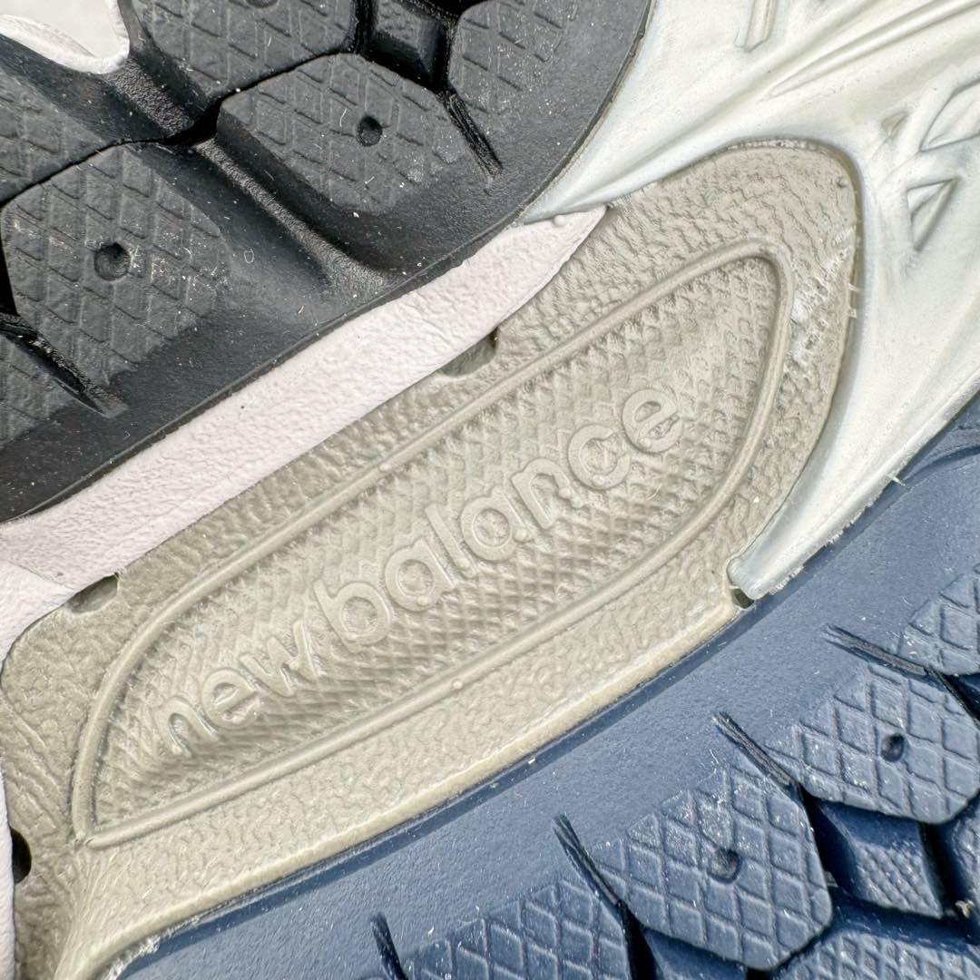 图片[24]-＃GT纯原 New Balance M2002R 新百伦潮流复古织物皮革减震防滑耐磨轻便低帮跑步鞋 基于市场现有版本全新升级调整 NB市场最强产物 全套原楦原纸板原厂数据开发 全鞋电脑针车加持 原厂网布 原装进口头层翻毛皮料正确绒感卡色 正确中底拉帮中底网布细节 一比一手工擦旧效果 冲裁组合 匠心打造 耗时两个月开发完成 工艺极其复杂难度可想而知 新开独立私模大底 全网唯一正确做旧组合大底 高端零售专供产物 尺码：36 37 37.5 38 38.5 39.5 40 40.5 41.5 42 42.5 43 44 44.5 45 45.5 46.5-选品中心