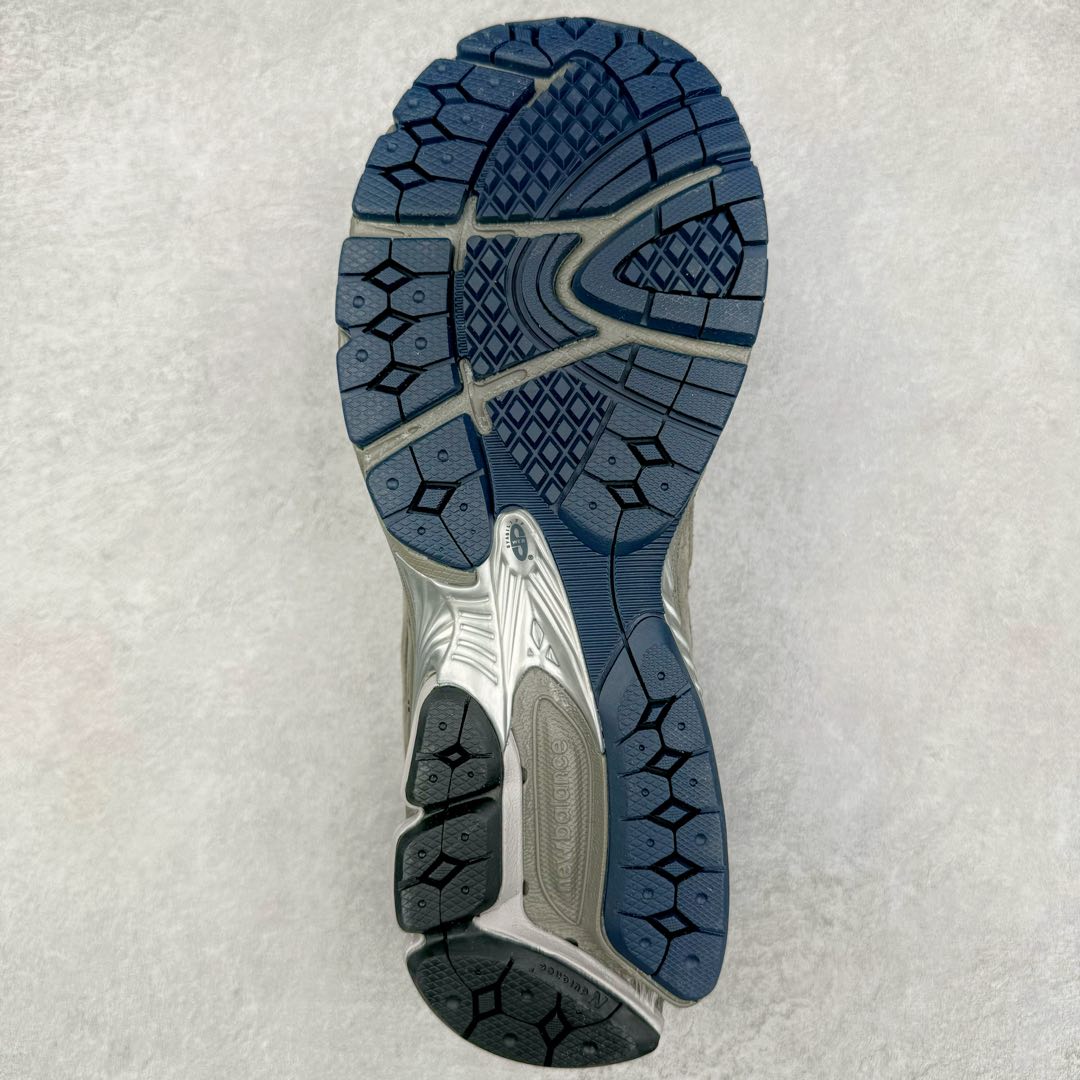 图片[9]-＃GT纯原 New Balance M2002R 新百伦潮流复古织物皮革减震防滑耐磨轻便低帮跑步鞋 基于市场现有版本全新升级调整 NB市场最强产物 全套原楦原纸板原厂数据开发 全鞋电脑针车加持 原厂网布 原装进口头层翻毛皮料正确绒感卡色 正确中底拉帮中底网布细节 一比一手工擦旧效果 冲裁组合 匠心打造 耗时两个月开发完成 工艺极其复杂难度可想而知 新开独立私模大底 全网唯一正确做旧组合大底 高端零售专供产物 尺码：36 37 37.5 38 38.5 39.5 40 40.5 41.5 42 42.5 43 44 44.5 45 45.5 46.5-选品中心