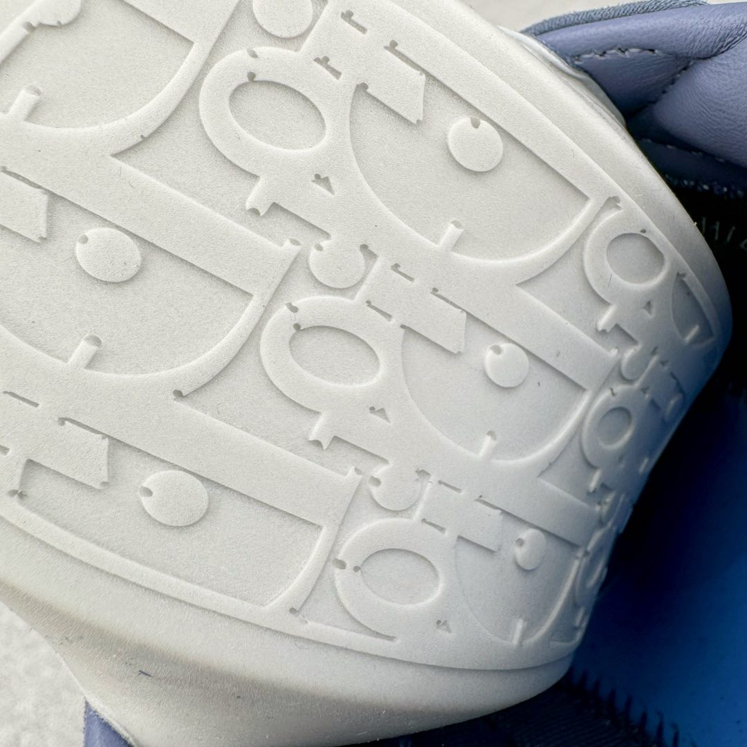 图片[11]-＃纯原 Dior B33 迪奥印花系带时尚运动板鞋网球鞋 全套原厂新版原纸板楦头开发 原厂特供皮料加持 原档数据大底 高频字母排版细节 还原 Zp 高端零售特供批次 2023秋季新品 彰显非凡的精湛工艺 重新诠释经典的网球鞋 时尚的廓形突显厚实感 采用全新的拉绒马海毛针织面料 突显柔软触感与富有层次感的流行色彩 搭配棕色绒面革镶片提升格调 别具一格的加垫鞋舌点缀以压花效果Dior标志 后侧点缀以Dior 30Avenue Montaigne标志 可为各式休闲造型增添时尚气质 尺码：40 41 42 43 44 45 46-选品中心