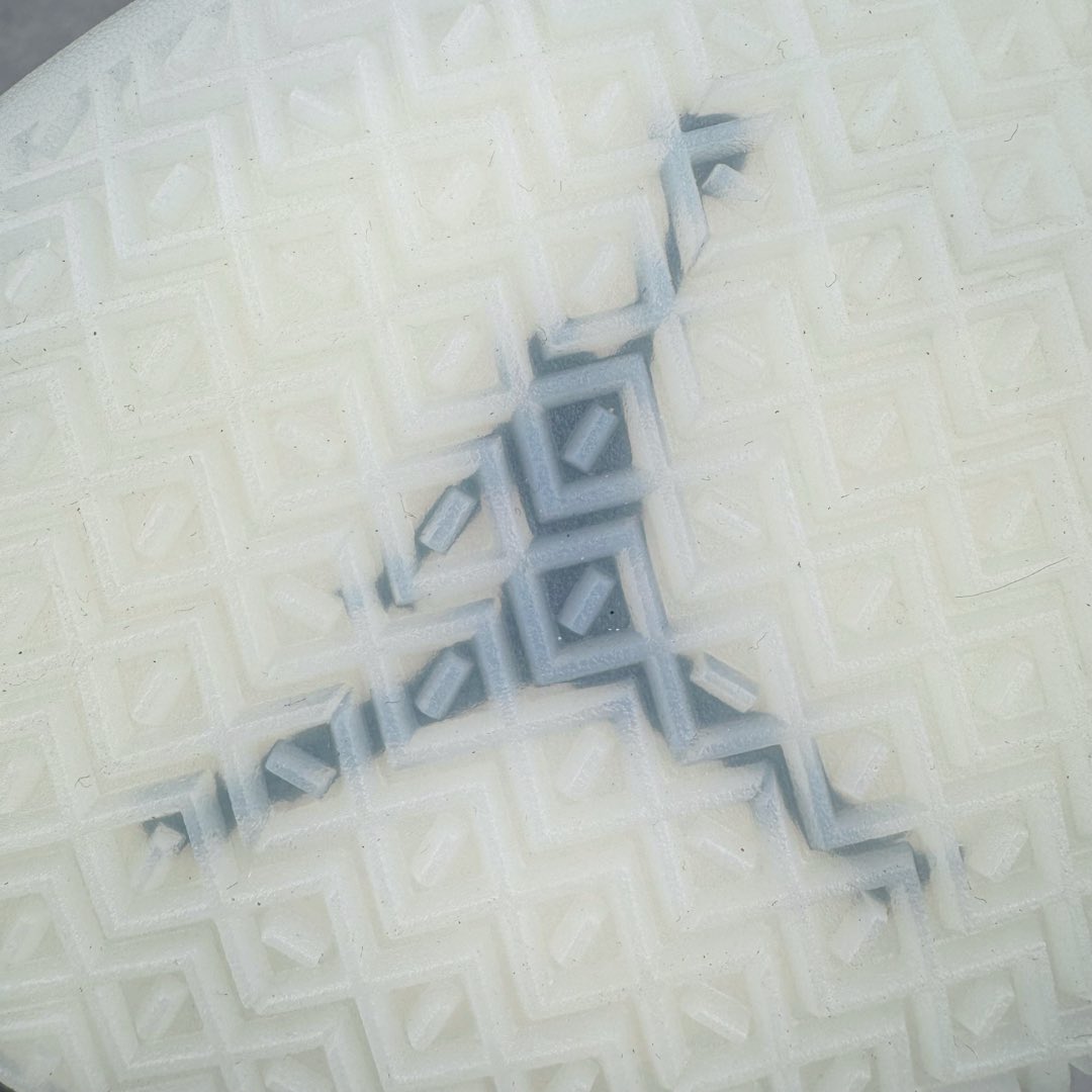 图片[22]-＃K版纯原 Air Jordan XXXII AJ32 Low PF 减震防滑低帮实战篮球鞋 米白红 AH3347-004 再次以经典配色向迈克尔的伟大精神致敬 结合 Zoom Air 缓震系统和 FlightSpeed 技术 为运动员带来柔和的缓冲以及迅速灵敏的响应 匠心搭配 Flyknit 鞋面 轻盈包覆双足 低帮版本 灵动极速的非凡体验 尺码：39 40 40.5 41 42 42.5 43 44 44.5 45 46 47.5-选品中心