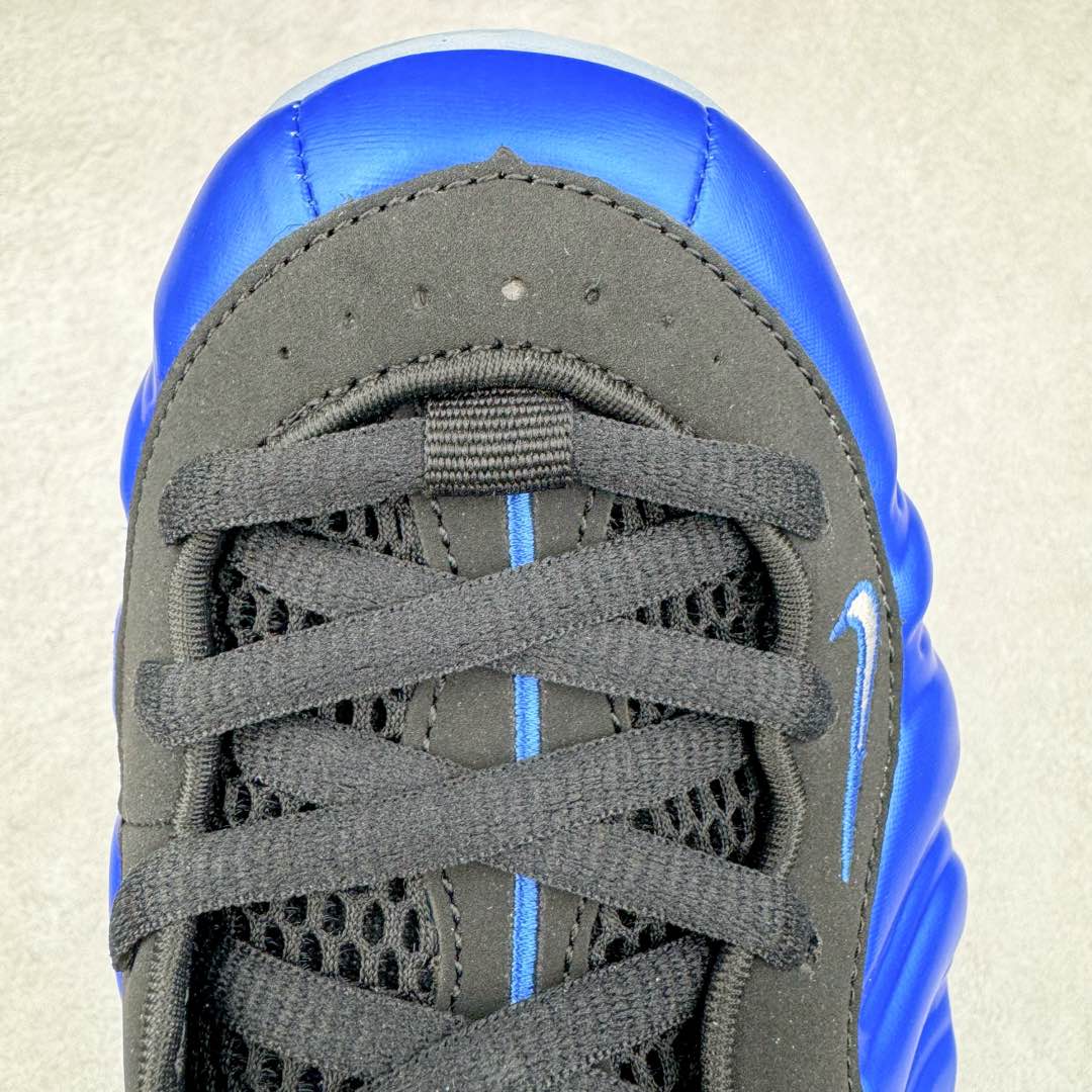 图片[14]-NK Air Foamposite One 复刻新蓝喷 FQ8181-511 莞产原底面 公司渠道同模具 鞋型发泡360度无死角 双层Zoom气垫植入 中底完美注胶 搭载原厂碳纤维材质 诞生于1997年的NK Air Foamposite系列可以说是整个球鞋历史上最为经典的系列之一 也就是我们常说的“喷”和“泡” 其中“喷”由Foamposite One代言人Penny的英文音译而来 而“泡”则来源于另一款鞋型 Foamposite Pro中\\\”pro\\\”的音译 在诞生初期 由于高昂的造价以及超前的外形 Foamposite系列的反对者不在少数 甚至有人认为这款鞋会毁掉整个球鞋行业 但事实证明这双灵感来自于甲虫 自带“黑科技”鞋面以及双层Zoom+大块碳板的太空球鞋不仅受到了大众的接受与追捧 并且成功的影响了篮球鞋的发展 尺码：38.5 39 40 40.5 41 42 42.5 43 44 44.5 45 46-选品中心