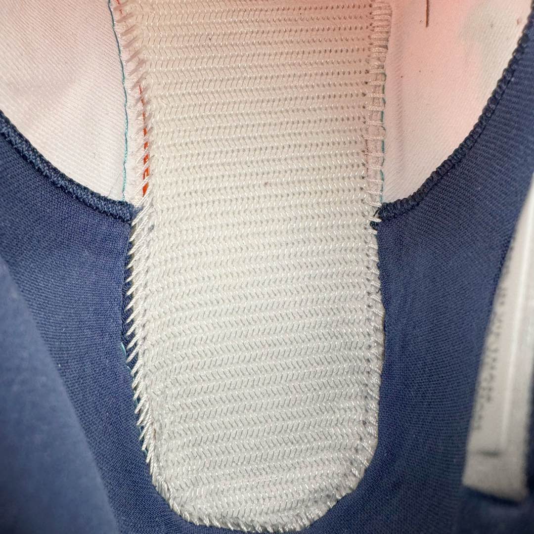 图片[12]-＃K版纯原Converse Chuck Taylor All Star Pro Bb Ox 实战篮球鞋 Converse全新Solstice系列再度迎来新作 此鞋型由Converse与NK传奇篮球产品设计师Eric Avar合作开发而成 All Star Pro BB代Converse设计的演变 并且融入了现代科Quadfit织法的鞋面提供稳定性与包覆NK React内核支撑多次切入与平稳起跳 All Star Pro BB同时也替Kelly Oubre Jr.等个性化球员设计独特配色 全新升级的BB Evo承袭前作嵌入式NIKE React鞋垫 带来轻盈灵活且贴合地面的舒适脚感 重叠模糊的经典星箭标致 营造犀利的速度感 曲面橡胶外底和菱型格状纹路 提供多方位抓地力 你可以在鞋身上发现一些全新的元素 鞋面材质注入更多填充支撑与包裹更加扎实50/50对分的鞋面配色 也更具视觉冲击力 尺码：36 37 37.5 38 38.5 39 40 40.5 41 42 42.5 43 44 44.5 45 46-选品中心