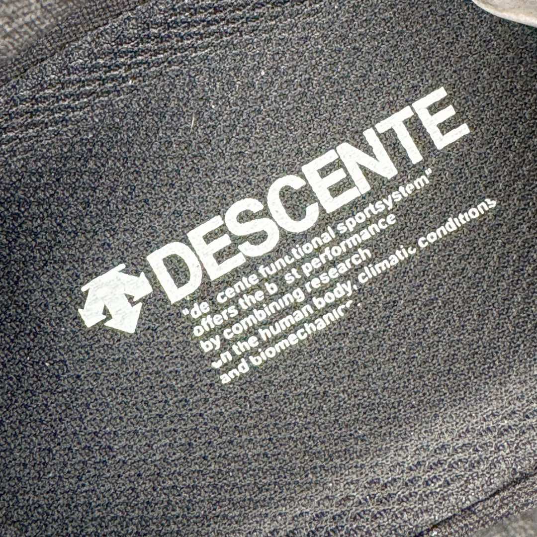 图片[12]-＃HP DESCENTE Dualis 迪桑特防水户外耐磨低帮生活休闲徒步登山鞋 DESCENTE（迪桑特）创立于1935年，品牌名取自法语词汇，意为“滑降”。品牌箭头标识代表滑雪的三种技术“高速直线滑行”、“穿越”和“侧滑”，也寓意品牌在打造高端专业运动产品中不断追求完美的创新精神，致力于成为中国高端专业滑雪、综训、女子、铁人三项、高尔夫的第一品牌。尺码：39 40 41 42 43 44 45-选品中心