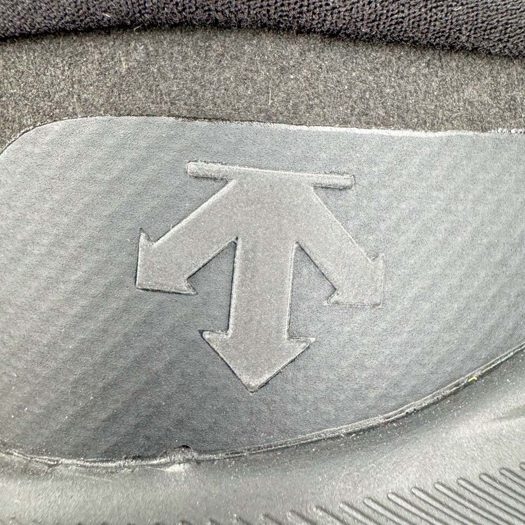 图片[17]-＃HP DESCENTE Dualis 迪桑特防水户外耐磨低帮生活休闲徒步登山鞋 DESCENTE（迪桑特）创立于1935年，品牌名取自法语词汇，意为“滑降”。品牌箭头标识代表滑雪的三种技术“高速直线滑行”、“穿越”和“侧滑”，也寓意品牌在打造高端专业运动产品中不断追求完美的创新精神，致力于成为中国高端专业滑雪、综训、女子、铁人三项、高尔夫的第一品牌。尺码：39 40 41 42 43 44 45-选品中心