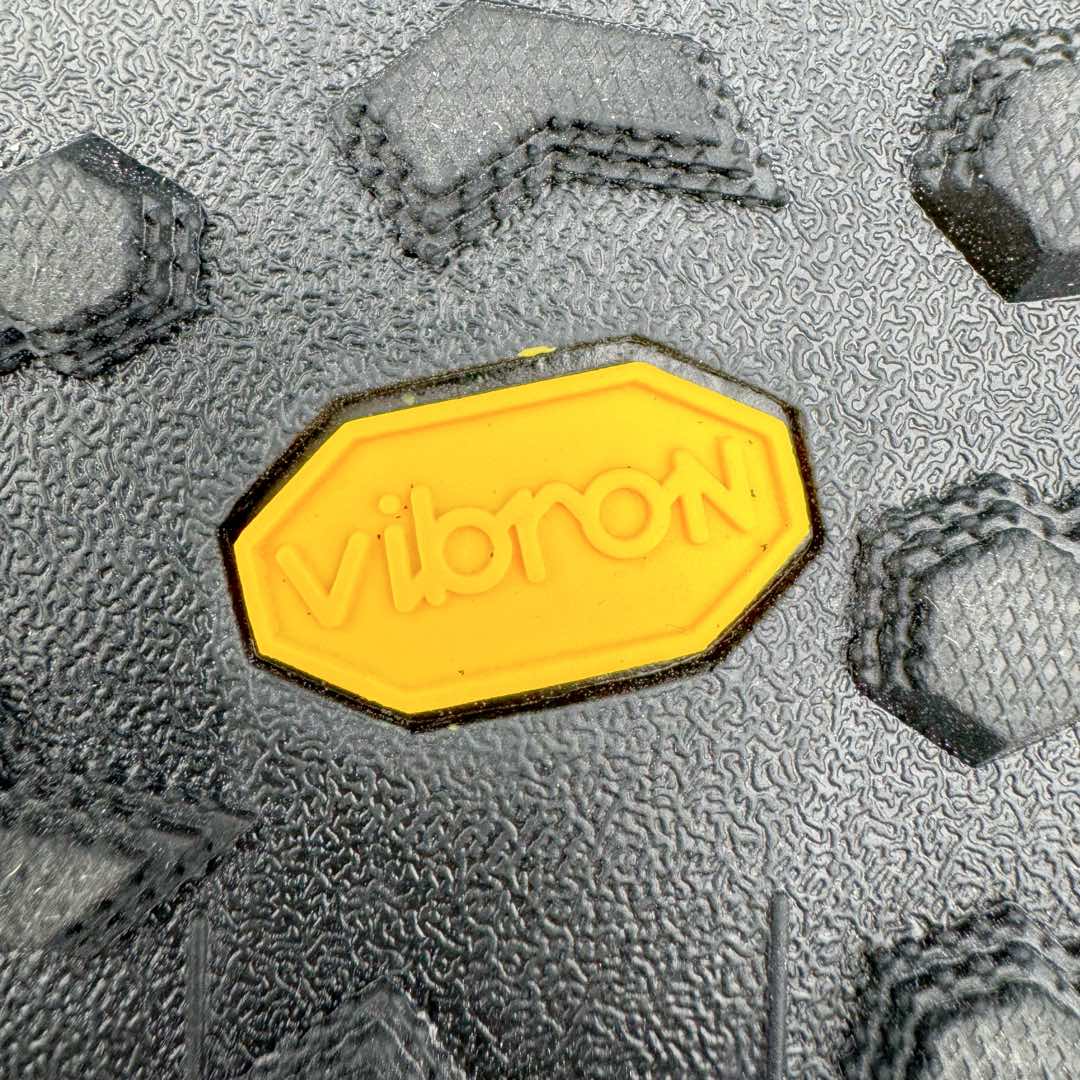 图片[20]-＃HP DESCENTE Dualis 迪桑特防水户外耐磨低帮生活休闲徒步登山鞋 DESCENTE（迪桑特）创立于1935年，品牌名取自法语词汇，意为“滑降”。品牌箭头标识代表滑雪的三种技术“高速直线滑行”、“穿越”和“侧滑”，也寓意品牌在打造高端专业运动产品中不断追求完美的创新精神，致力于成为中国高端专业滑雪、综训、女子、铁人三项、高尔夫的第一品牌。尺码：39 40 41 42 43 44 45-选品中心