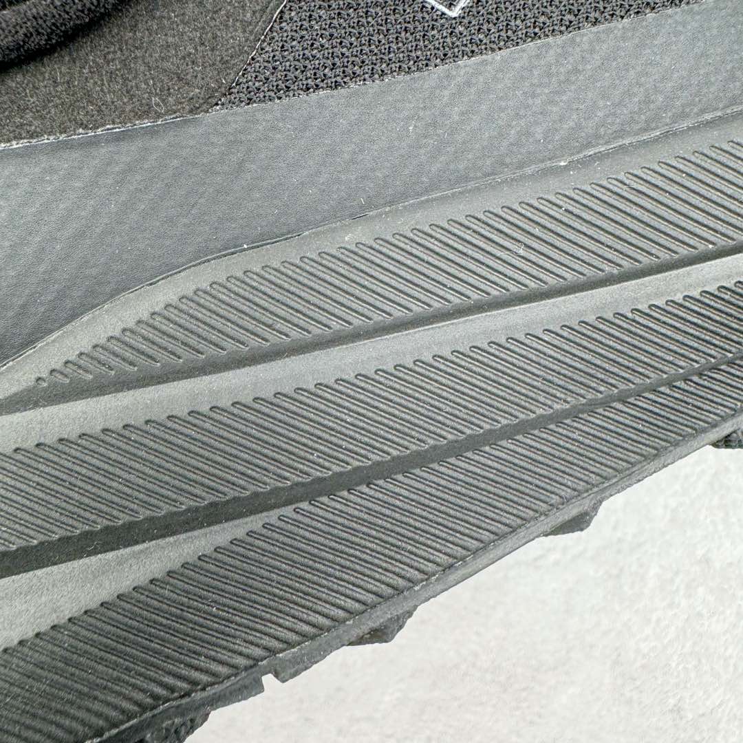 图片[19]-＃HP DESCENTE Dualis 迪桑特防水户外耐磨低帮生活休闲徒步登山鞋 DESCENTE（迪桑特）创立于1935年，品牌名取自法语词汇，意为“滑降”。品牌箭头标识代表滑雪的三种技术“高速直线滑行”、“穿越”和“侧滑”，也寓意品牌在打造高端专业运动产品中不断追求完美的创新精神，致力于成为中国高端专业滑雪、综训、女子、铁人三项、高尔夫的第一品牌。尺码：39 40 41 42 43 44 45-选品中心