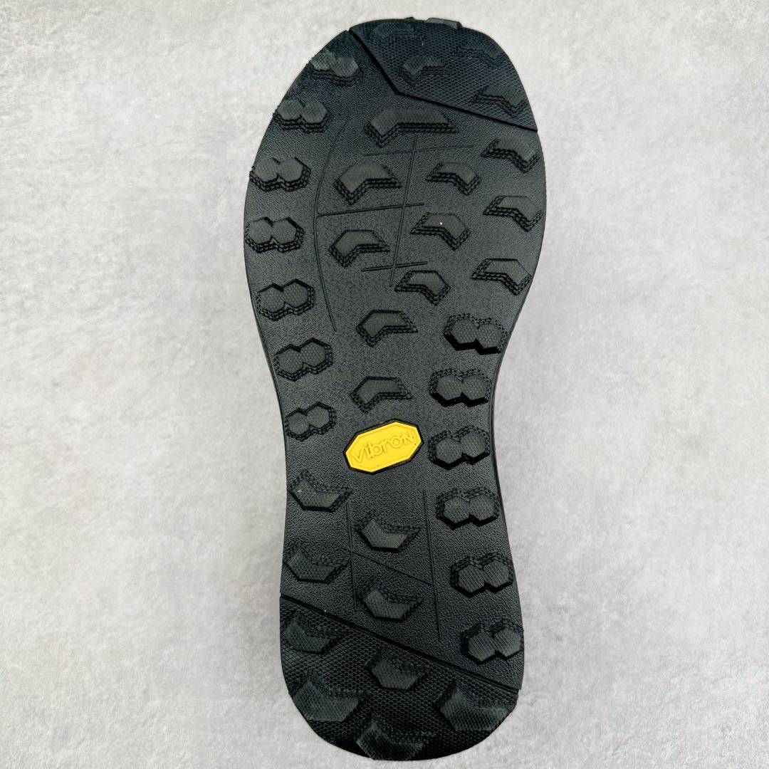 图片[9]-＃HP DESCENTE Dualis 迪桑特防水户外耐磨低帮生活休闲徒步登山鞋 DESCENTE（迪桑特）创立于1935年，品牌名取自法语词汇，意为“滑降”。品牌箭头标识代表滑雪的三种技术“高速直线滑行”、“穿越”和“侧滑”，也寓意品牌在打造高端专业运动产品中不断追求完美的创新精神，致力于成为中国高端专业滑雪、综训、女子、铁人三项、高尔夫的第一品牌。尺码：39 40 41 42 43 44 45-选品中心