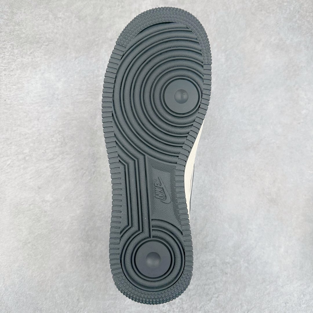 图片[9]-NK Air Force 1´07 Low 空军一号低帮百搭休闲运动板鞋 XZ6188-911 柔软、弹性十足的缓震性能和出色的中底设计 横跨复古与现代的外型结合 造就出风靡全球 三十多年的Force 1 直到今天还深受青睐 尺码：36 36.5 37.5 38 38.5 39 40 40.5 41 42 42.5 43 44 44.5 45-选品中心