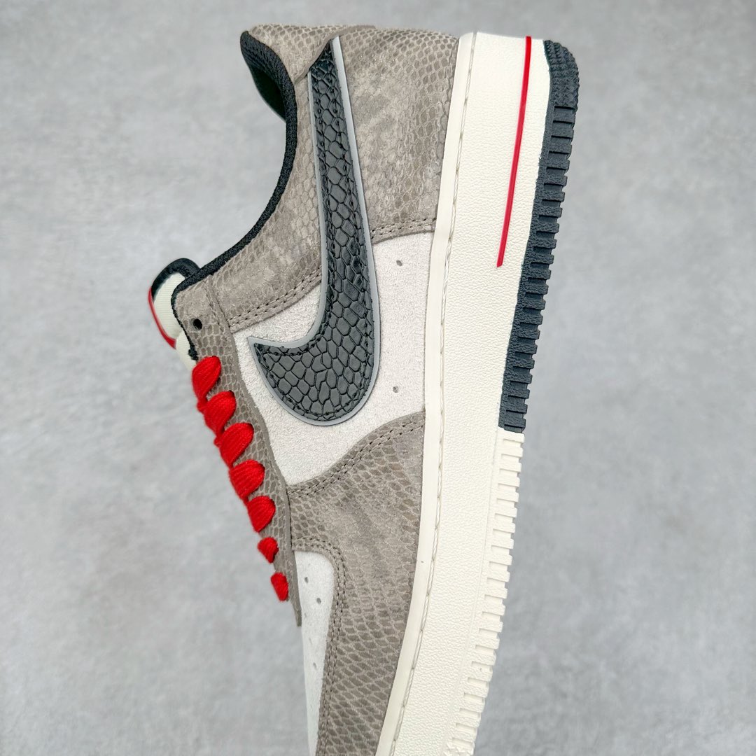 图片[7]-NK Air Force 1´07 Low 空军一号低帮百搭休闲运动板鞋 DM6688-009 柔软、弹性十足的缓震性能和出色的中底设计 横跨复古与现代的外型结合 造就出风靡全球 三十多年的Force 1 直到今天还深受青睐 尺码：36 36.5 37.5 38 38.5 39 40 40.5 41 42 42.5 43 44 44.5 45-选品中心