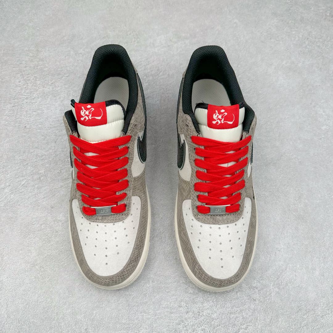 图片[2]-NK Air Force 1´07 Low 空军一号低帮百搭休闲运动板鞋 DM6688-009 柔软、弹性十足的缓震性能和出色的中底设计 横跨复古与现代的外型结合 造就出风靡全球 三十多年的Force 1 直到今天还深受青睐 尺码：36 36.5 37.5 38 38.5 39 40 40.5 41 42 42.5 43 44 44.5 45-选品中心