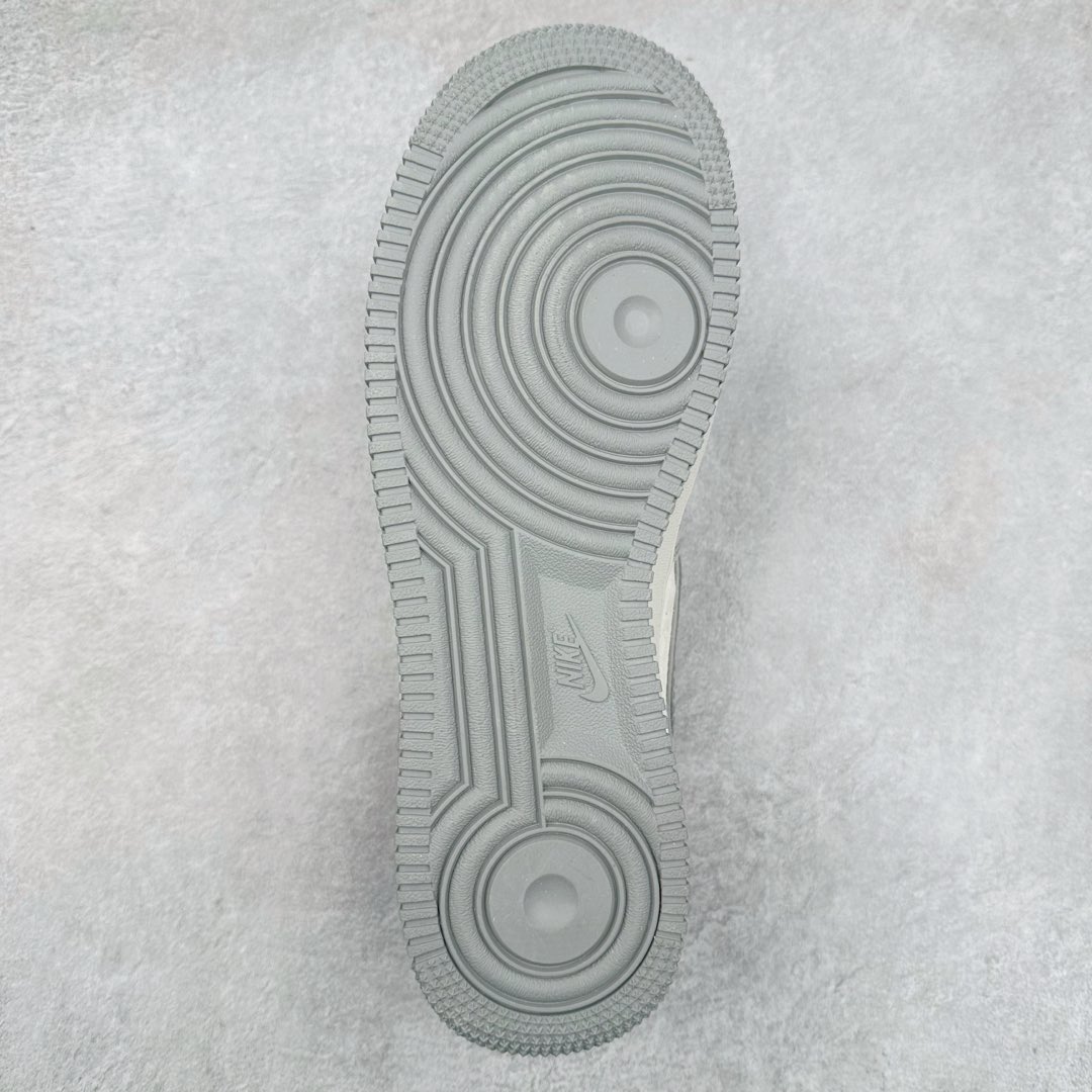 图片[9]-NK Air Force 1´07 Low 空军一号低帮百搭休闲运动板鞋 DF0188-027 柔软、弹性十足的缓震性能和出色的中底设计 横跨复古与现代的外型结合 造就出风靡全球 三十多年的Force 1 直到今天还深受青睐 尺码：36 36.5 37.5 38 38.5 39 40 40.5 41 42 42.5 43 44 44.5 45-选品中心