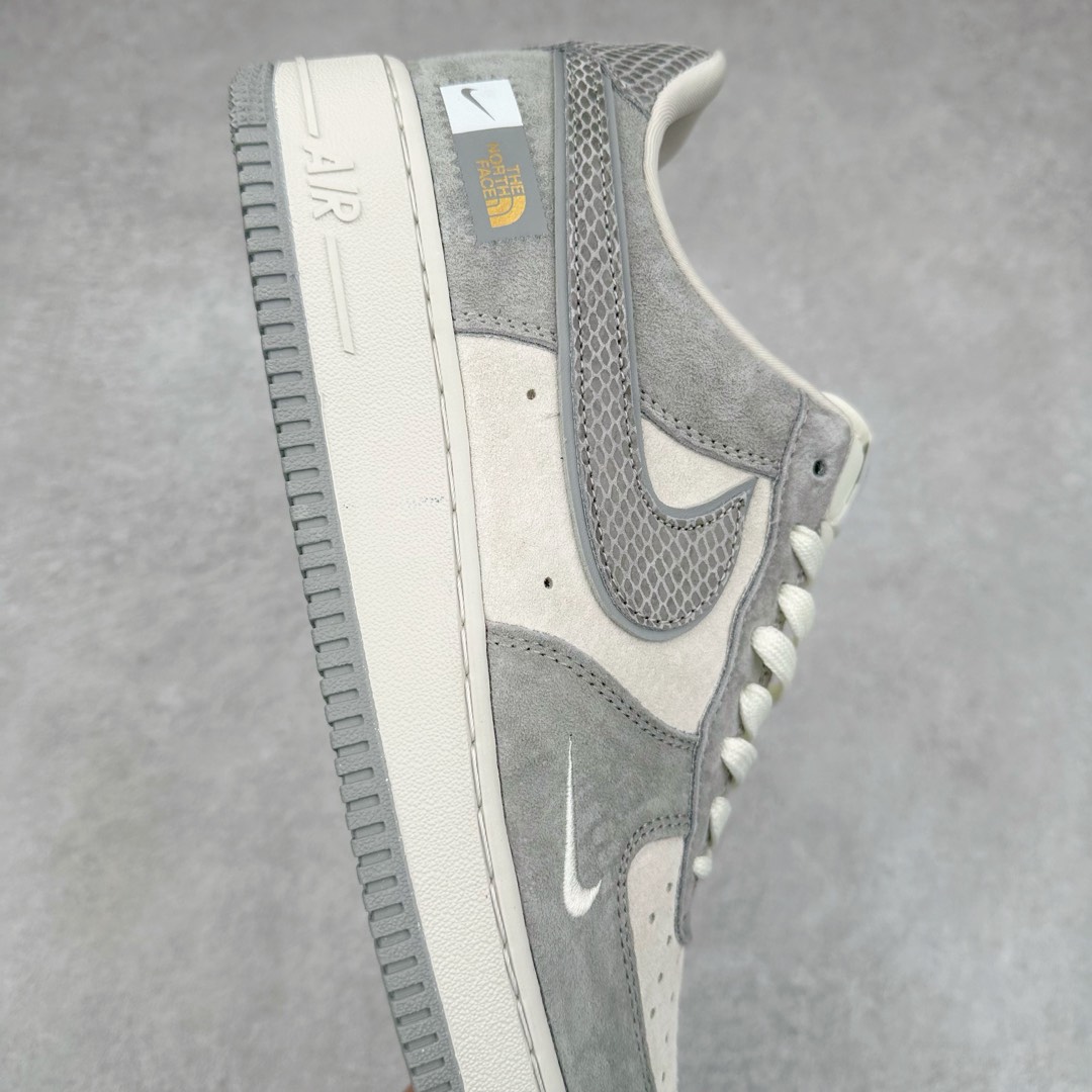 图片[6]-NK Air Force 1´07 Low 空军一号低帮百搭休闲运动板鞋 DF0188-027 柔软、弹性十足的缓震性能和出色的中底设计 横跨复古与现代的外型结合 造就出风靡全球 三十多年的Force 1 直到今天还深受青睐 尺码：36 36.5 37.5 38 38.5 39 40 40.5 41 42 42.5 43 44 44.5 45-选品中心