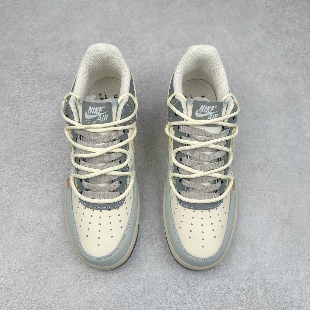 图片[2]-NK Air Force 1´07 Low 空军一号低帮百搭休闲运动板鞋 KS6896-555 柔软、弹性十足的缓震性能和出色的中底设计 横跨复古与现代的外型结合 造就出风靡全球 三十多年的Force 1 直到今天还深受青睐 尺码：36 36.5 37.5 38 38.5 39 40 40.5 41 42 42.5 43 44 44.5 45-选品中心