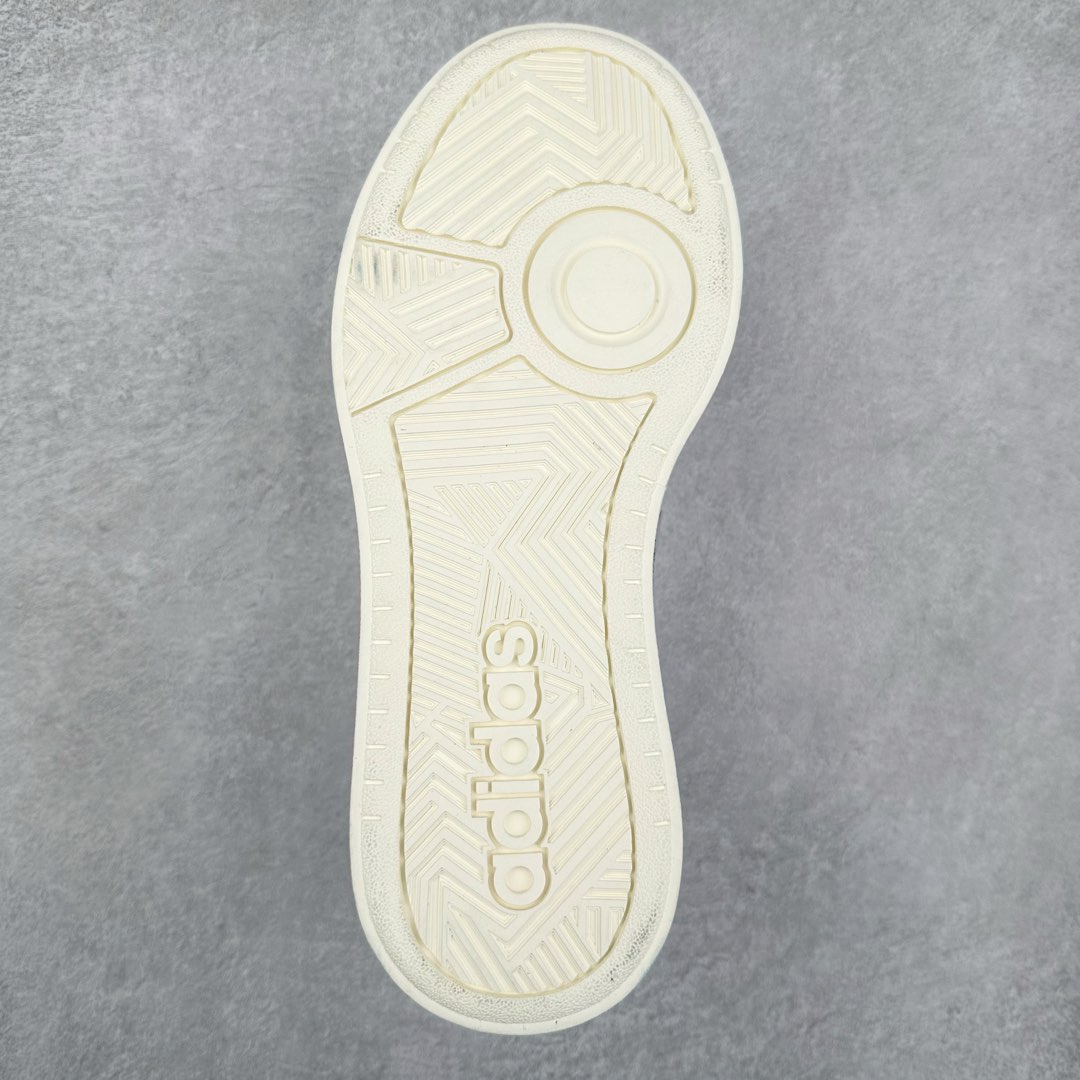 图片[9]-＃纯原 AD Labcourt 百搭休闲轻松舒适耐磨透气低帮板鞋 ID6227 FOG平替单品 鞋面使用了绒毛麂皮 鞋面和鞋底连接处使用了包边处理 看起来更加精致有型 内里也使用了光滑的优质皮革 鞋垫上的LOGO彰显品牌身份 鞋子后脚跟处的英文 ENDINEERED FOR THE STYLE OF FUTURE译为 为未来的风格而设计 尺码：35.5 36 36.5 37 38 38.5 39 40 40.5 41 42 42.5 43 44 44.5 45-选品中心