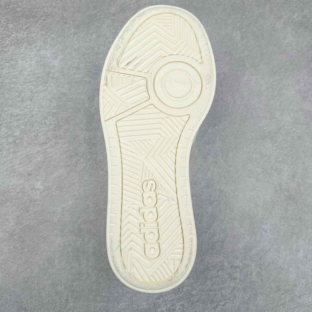 图片[9]-＃纯原 AD Labcourt 百搭休闲轻松舒适耐磨透气低帮板鞋 ID6228 FOG平替单品 鞋面使用了绒毛麂皮 鞋面和鞋底连接处使用了包边处理 看起来更加精致有型 内里也使用了光滑的优质皮革 鞋垫上的LOGO彰显品牌身份 鞋子后脚跟处的英文 ENDINEERED FOR THE STYLE OF FUTURE译为 为未来的风格而设计 尺码：35.5 36 36.5 37 38 38.5 39 40 40.5 41 42 42.5 43 44 44.5 45-选品中心